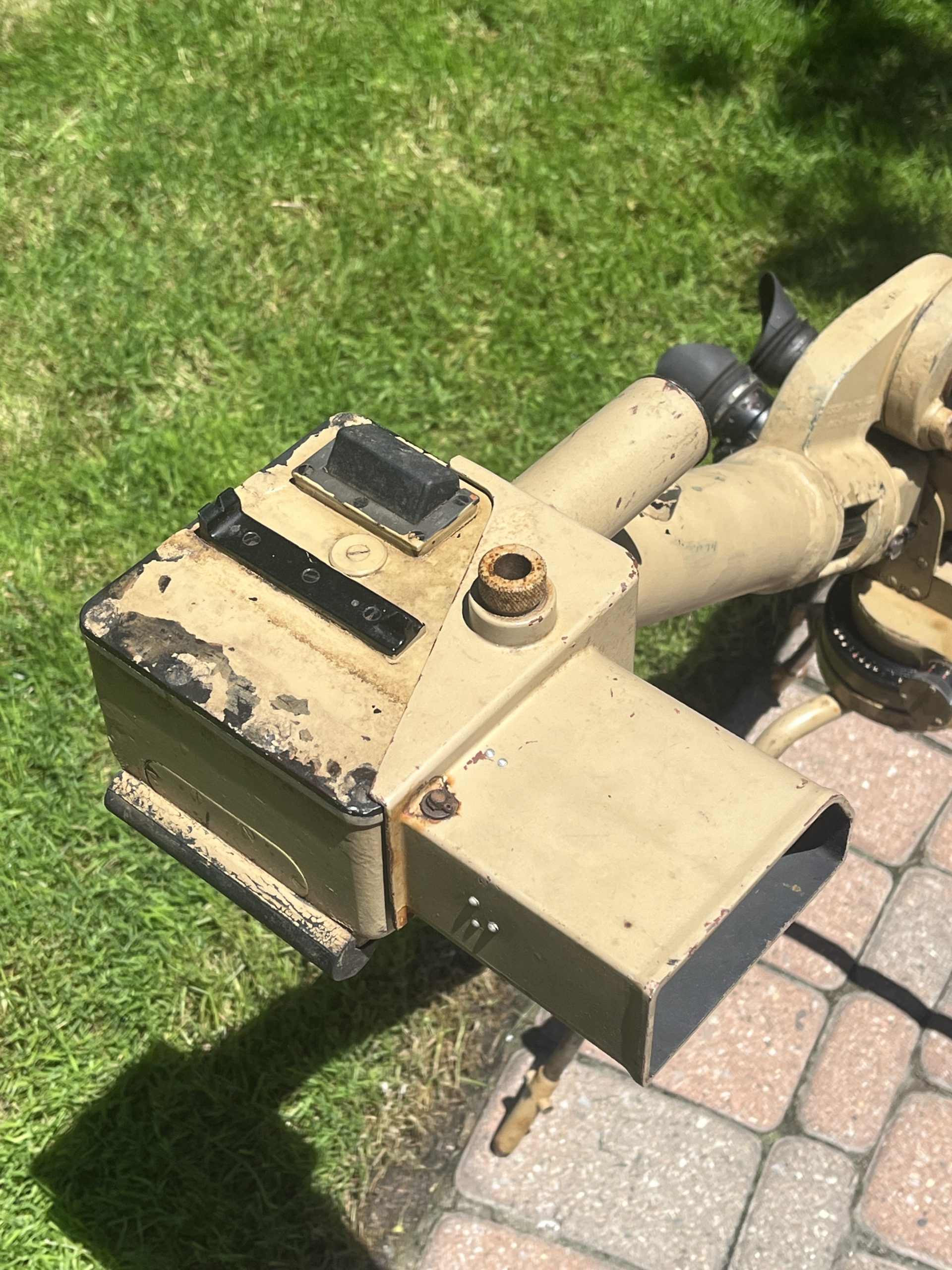 Original WW2 German Panzer Tank Entfernungsmesser Stereoscopic EM 0.9 Rangefinder w/ Tripod & Sunshades - Image 12