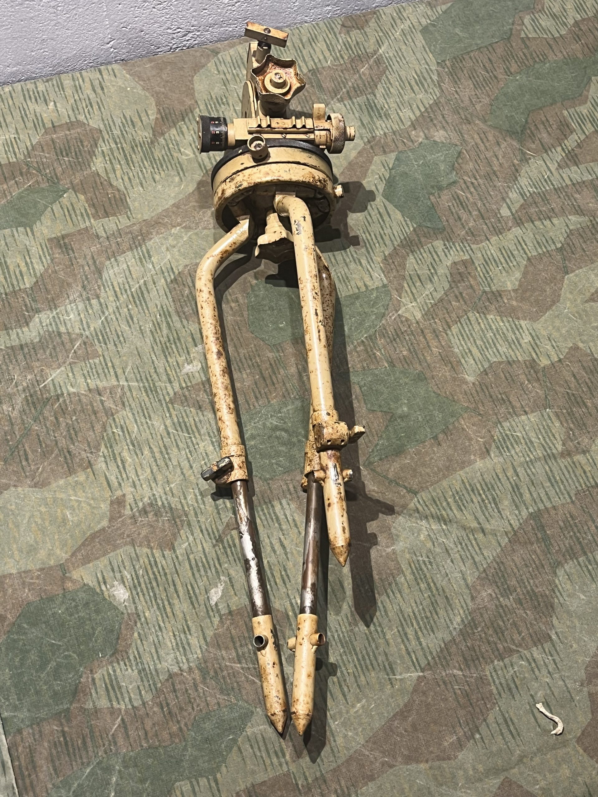 Original WW2 German Panzer Tank Entfernungsmesser Stereoscopic EM 0.9 Rangefinder w/ Tripod & Sunshades - Image 9