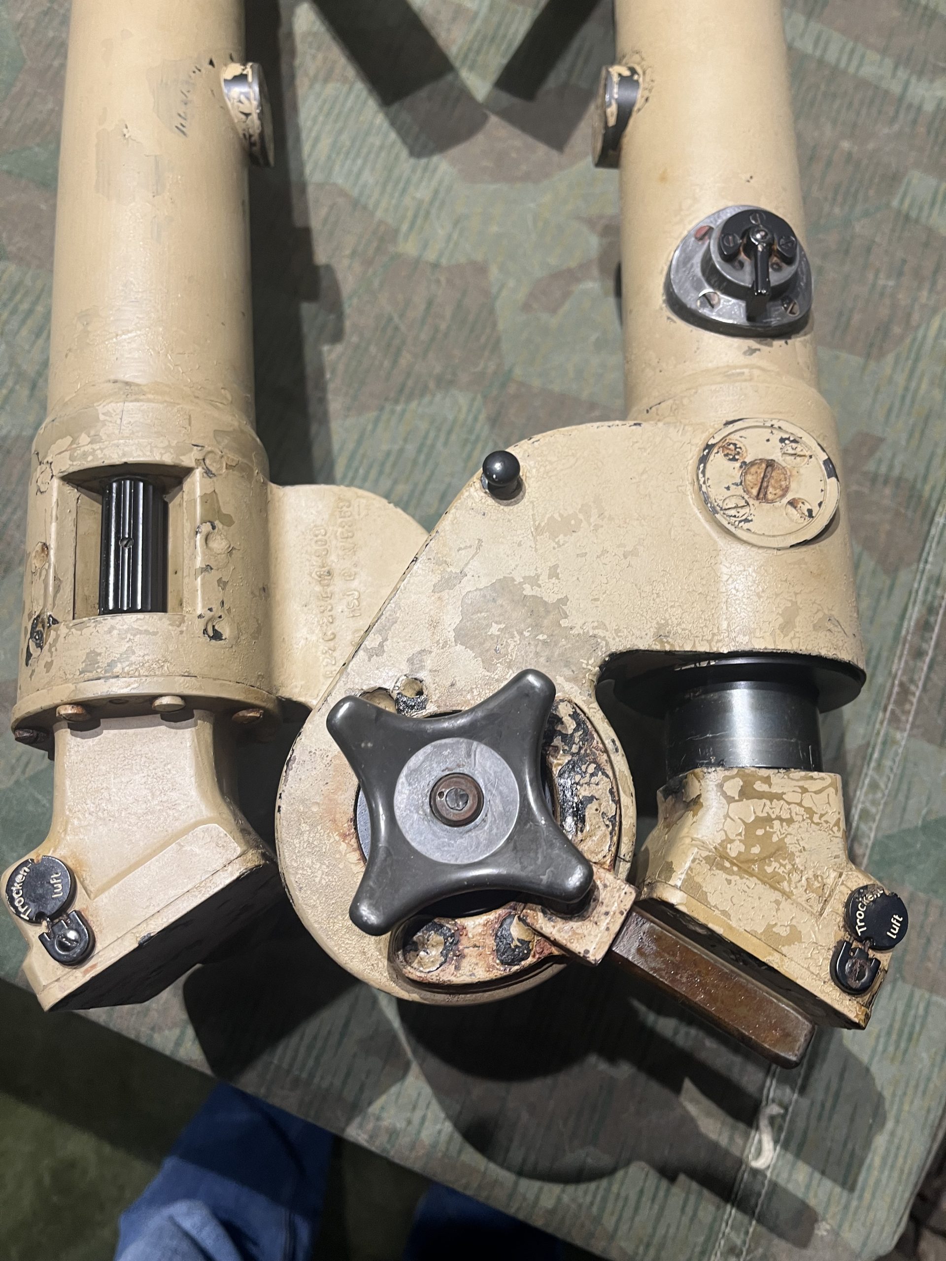 Original WW2 German Panzer Tank Entfernungsmesser Stereoscopic EM 0.9 Rangefinder w/ Tripod & Sunshades - Image 3
