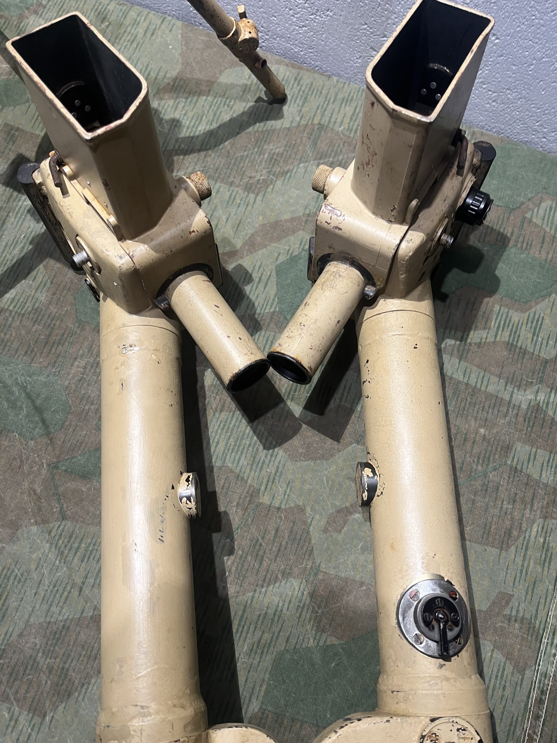 Original WW2 German Panzer Tank Entfernungsmesser Stereoscopic EM 0.9 Rangefinder w/ Tripod & Sunshades - Image 4