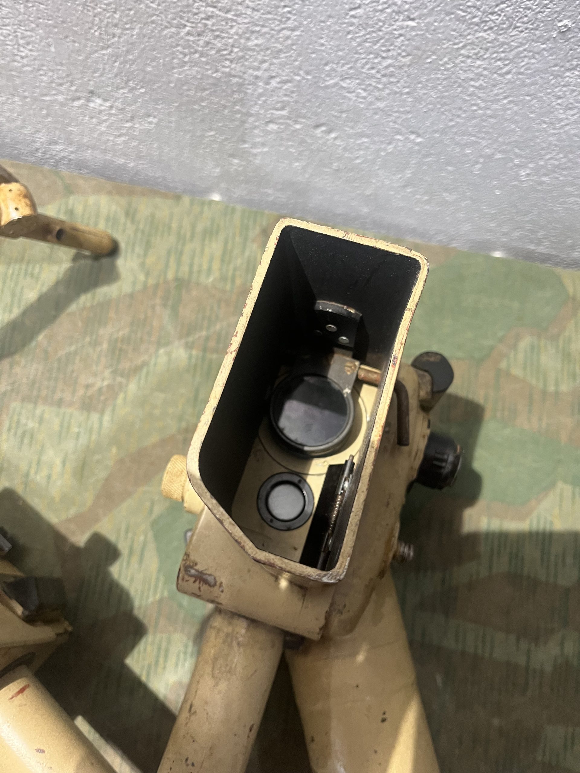 Original WW2 German Panzer Tank Entfernungsmesser Stereoscopic EM 0.9 Rangefinder w/ Tripod & Sunshades - Image 7