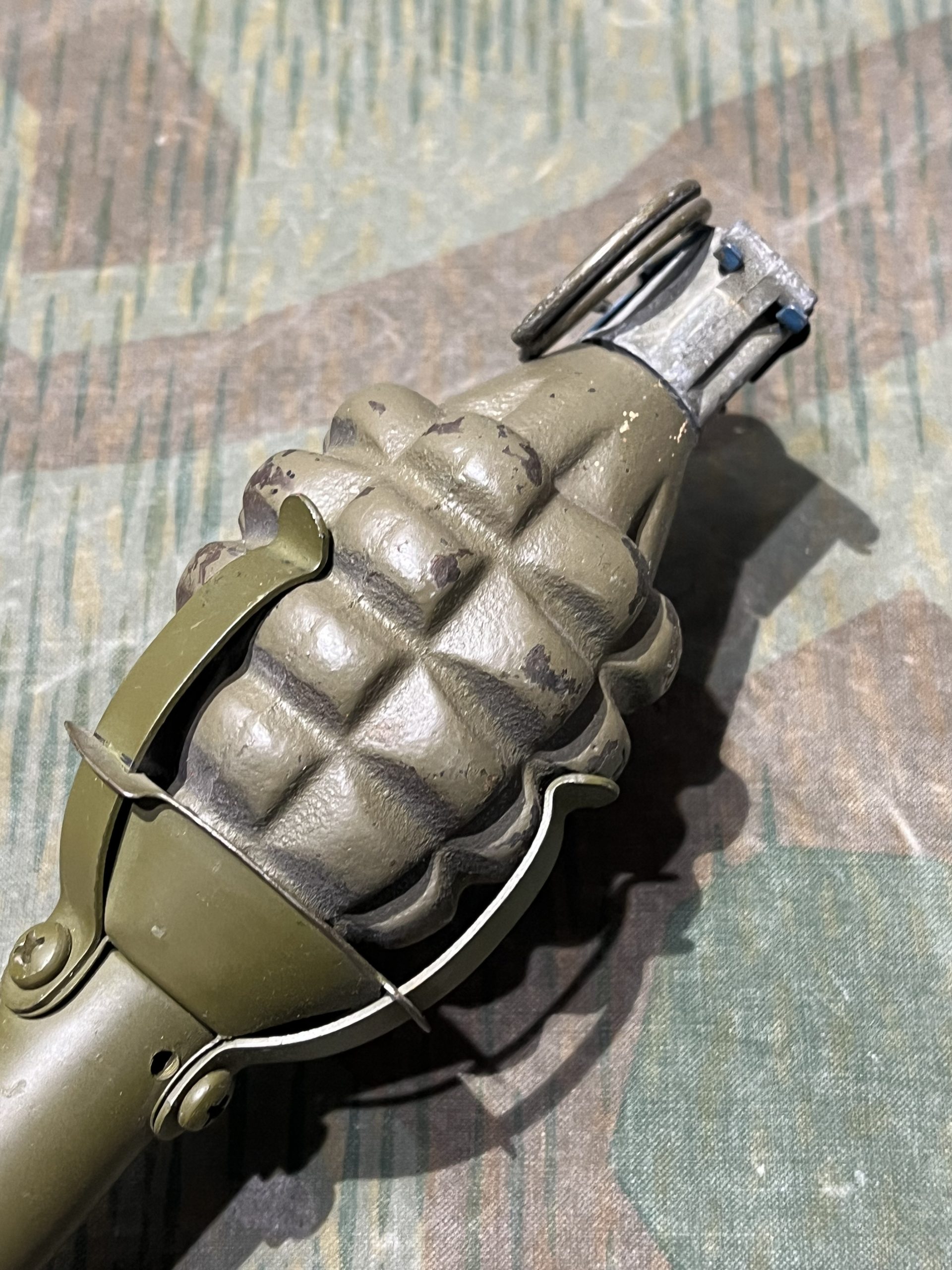 Original U.S. WWII Inert 1945 Dated M1A2 Rifle Grenade Adapter w/ Dummy Pineapple Grenade - Image 8