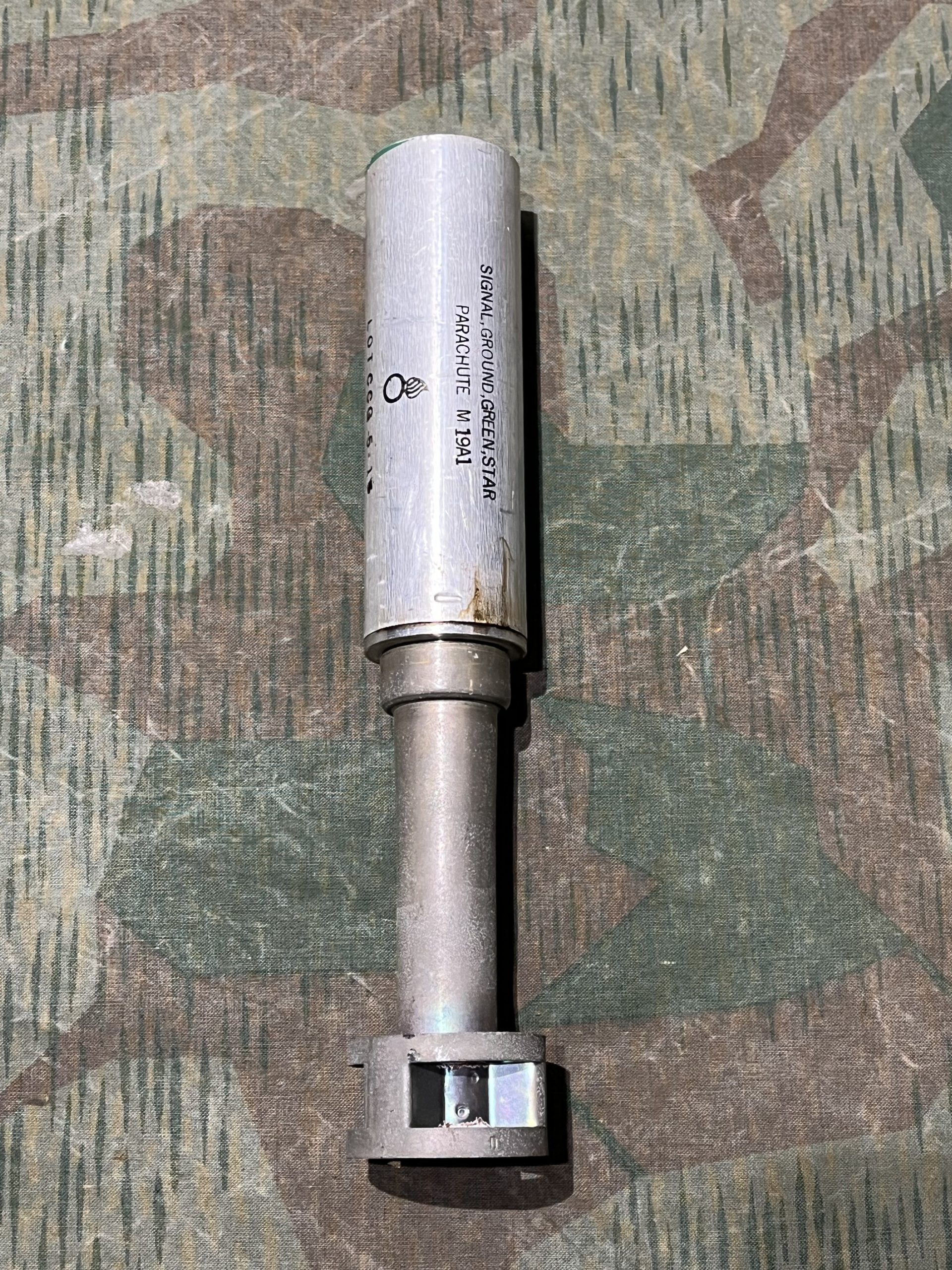 Original U.S. WWII M21A1 Green Star Signal Parachute Flare