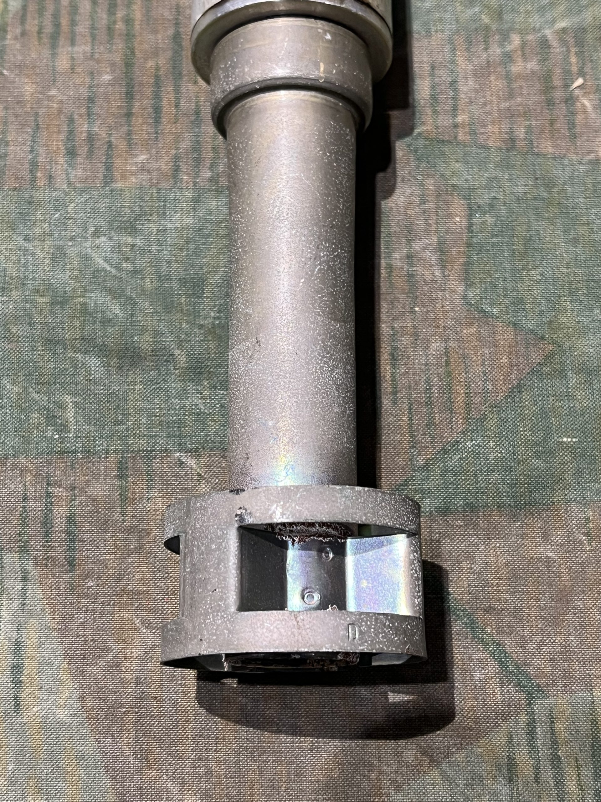 Original U.S. WWII M21A1 Green Star Signal Parachute Flare - Image 2