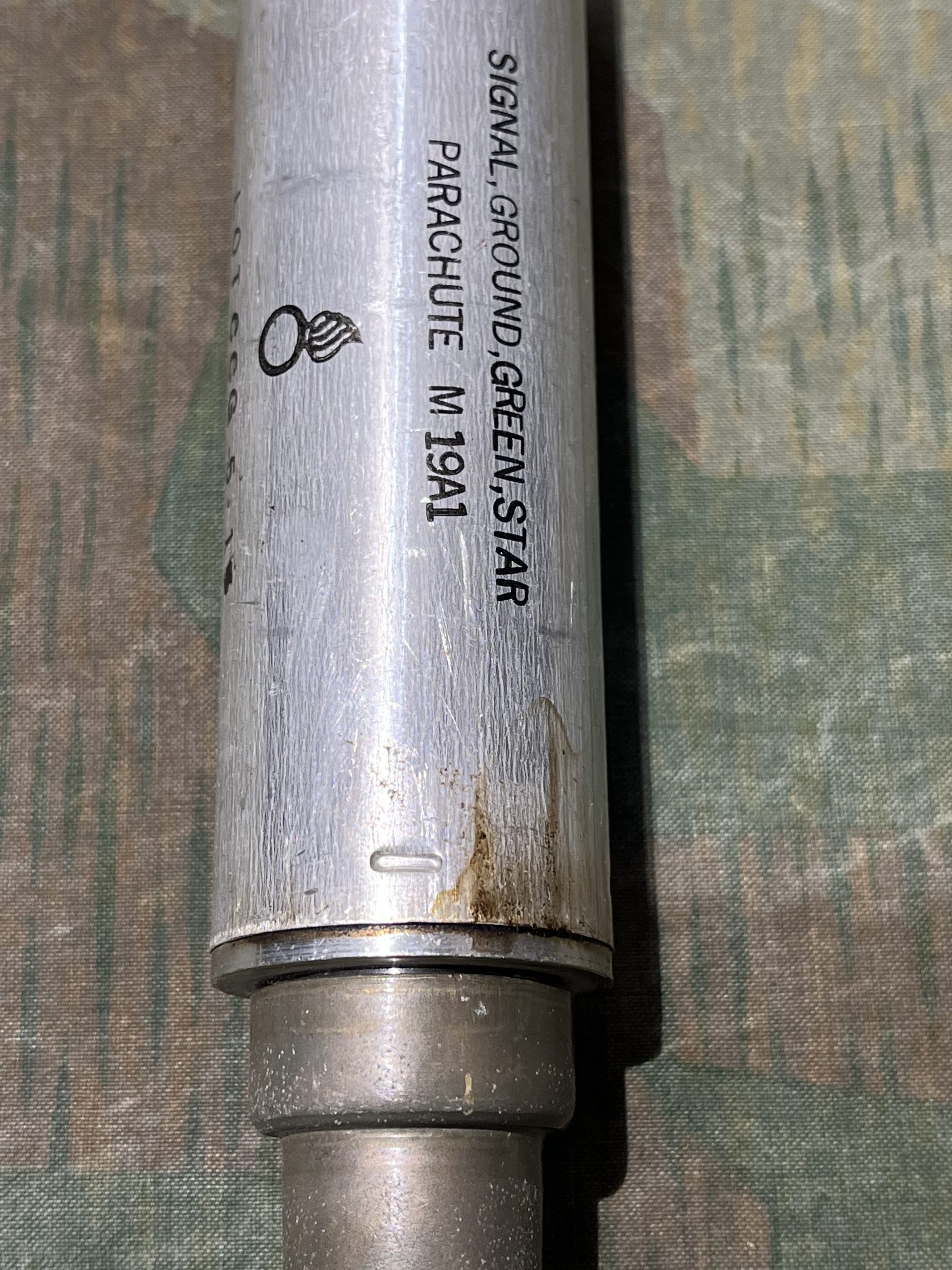 Original U.S. WWII M21A1 Green Star Signal Parachute Flare - Image 3