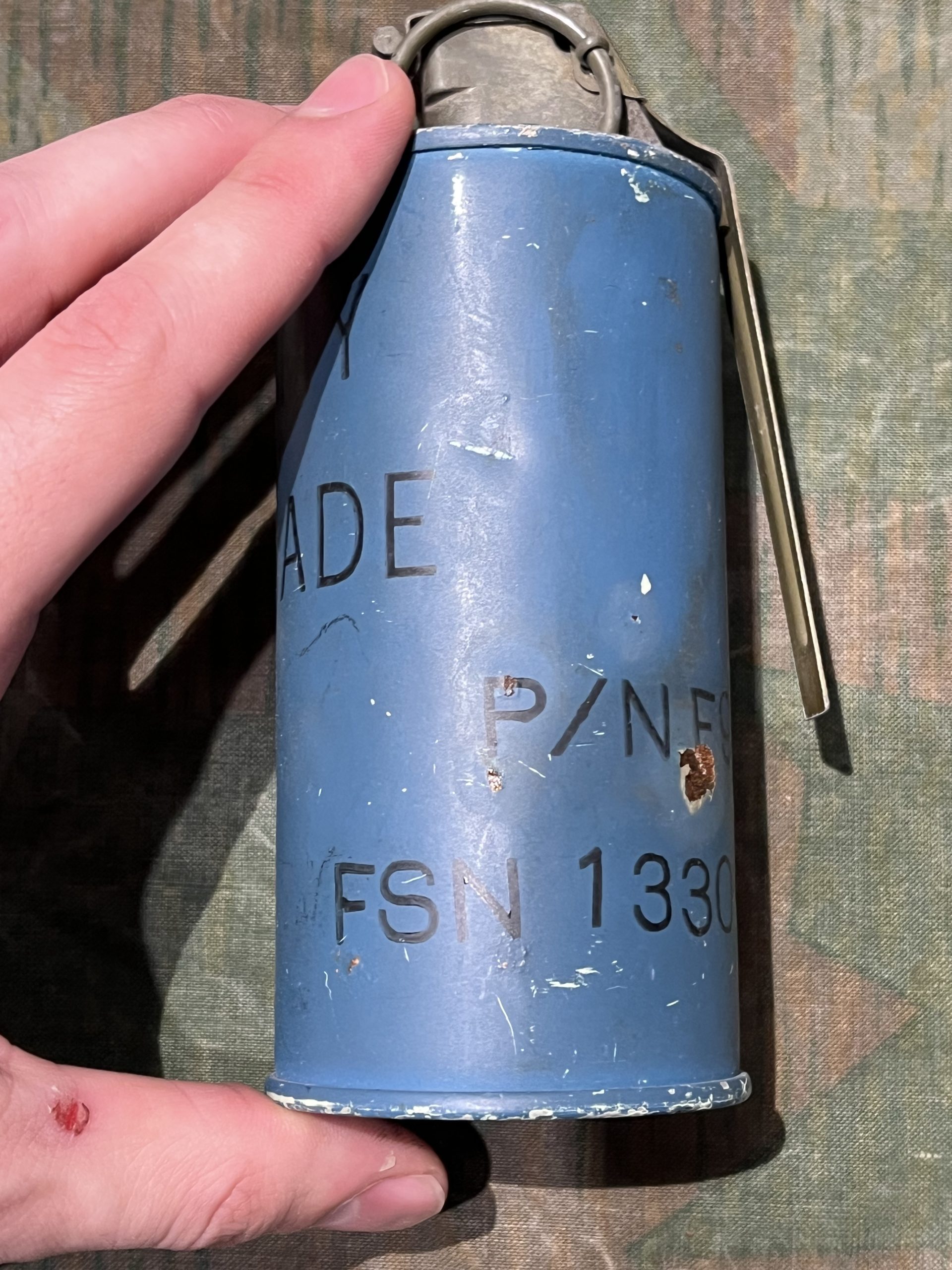 Original U.S. WWII / Korean War Era INERT Blue Training M18 Smoke Grenade w/ M201A1 Fuze - Image 2