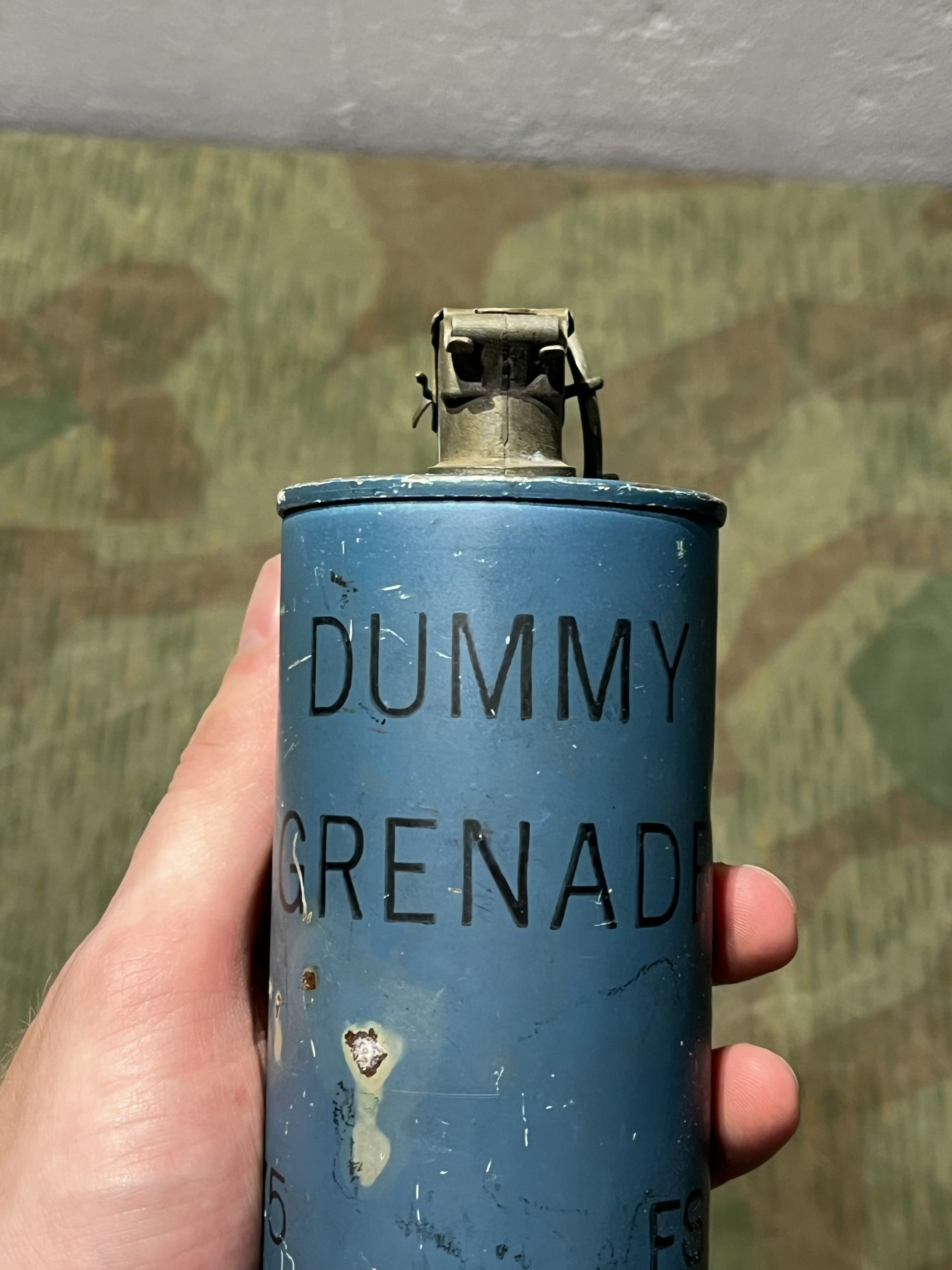 Original U.S. WWII / Korean War Era INERT Blue Training M18 Smoke Grenade w/ M201A1 Fuze - Image 6