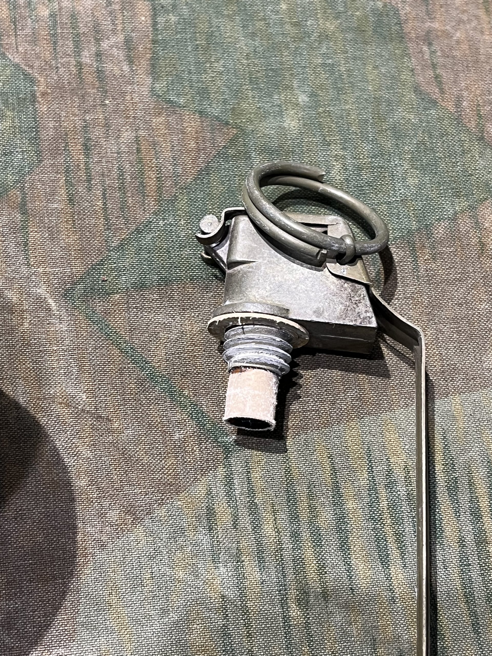 Original U.S. WWII / Korean War Era INERT Blue Training M18 Smoke Grenade w/ M201A1 Fuze - Image 10