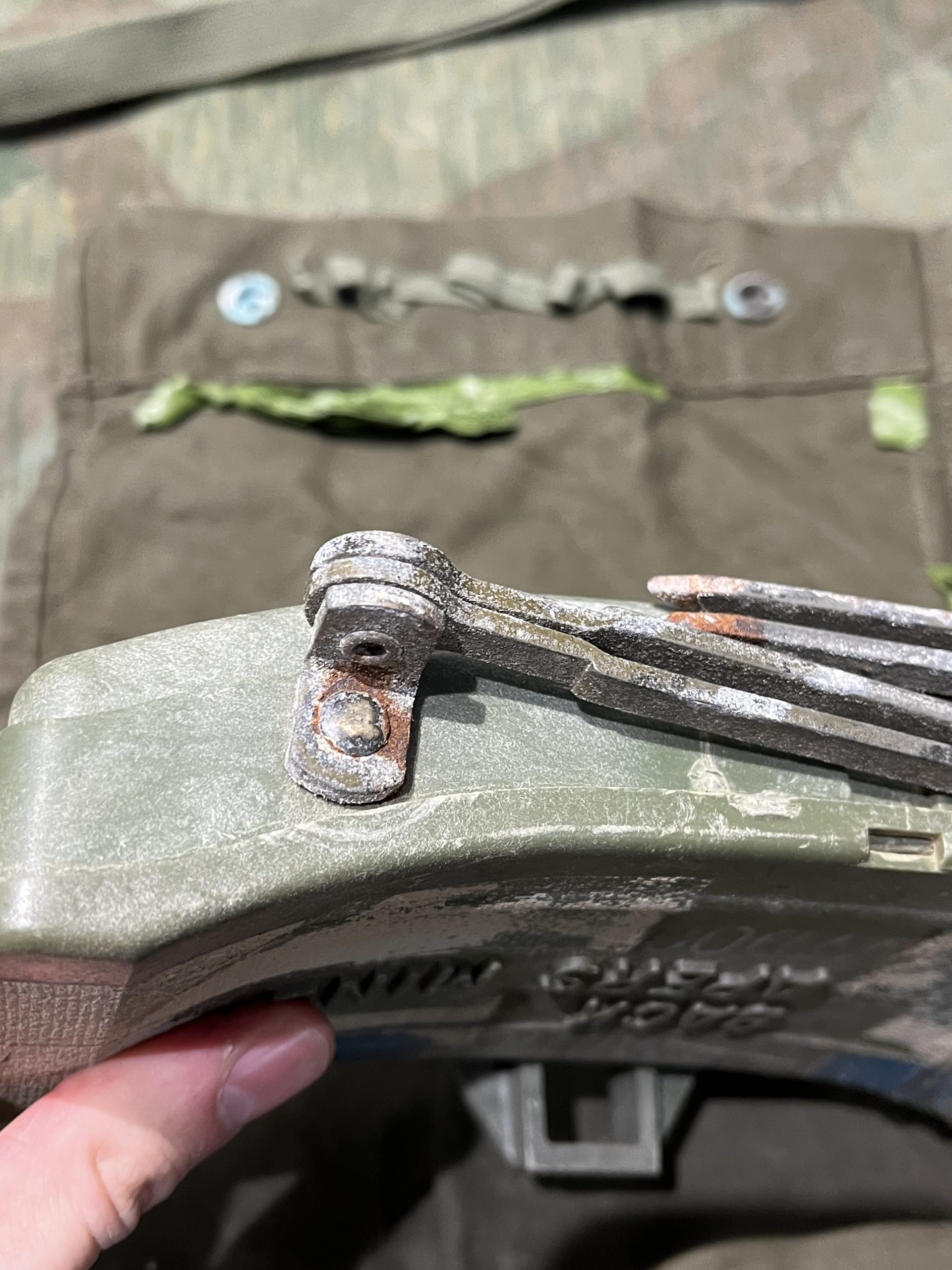 Original U.S. Vietnam War Era M68 Claymore Mine Training Kit with Canvas Carry Bag - Inert - Image 7