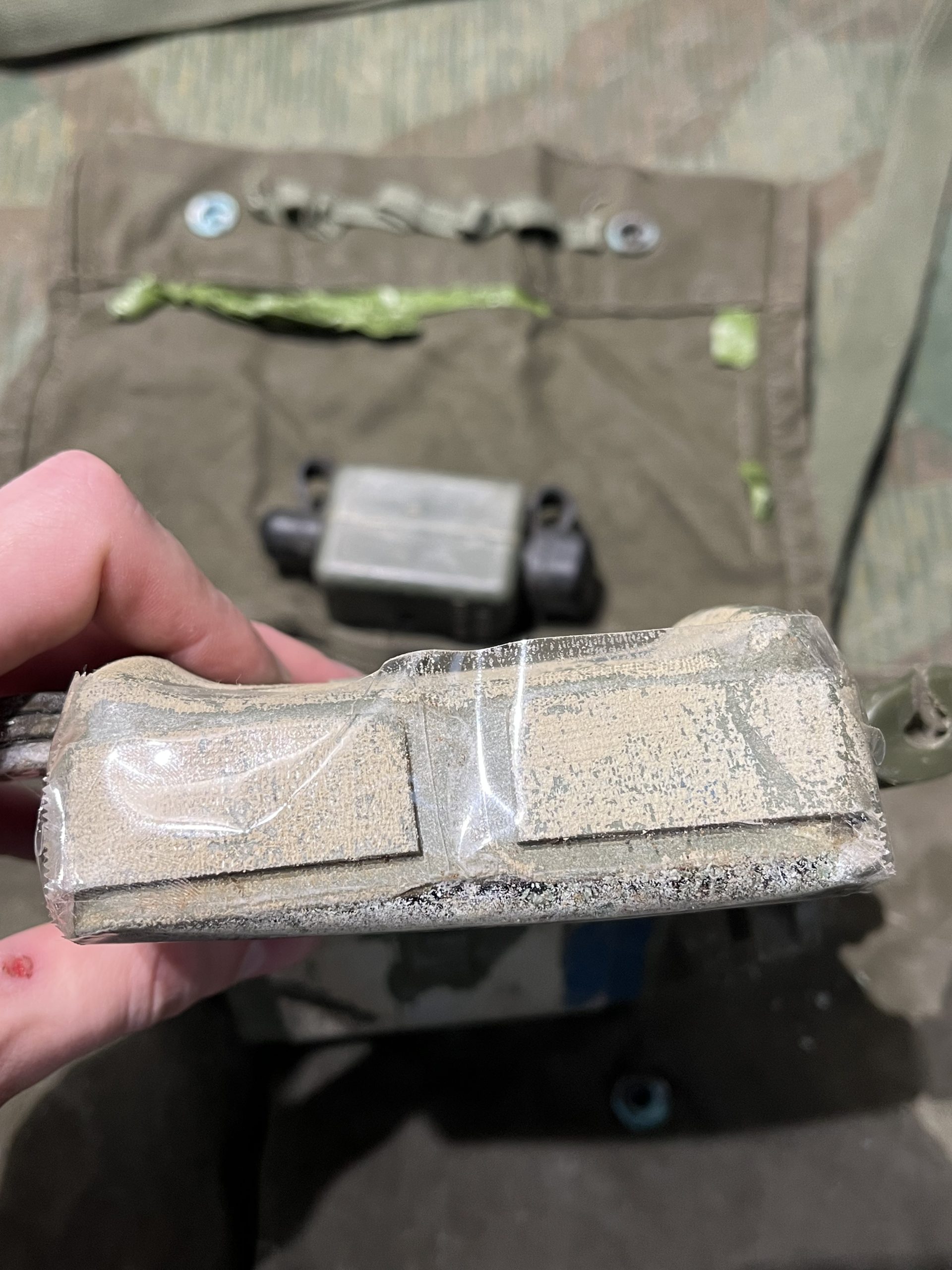 Original U.S. Vietnam War Era M68 Claymore Mine Training Kit with Canvas Carry Bag - Inert - Image 9