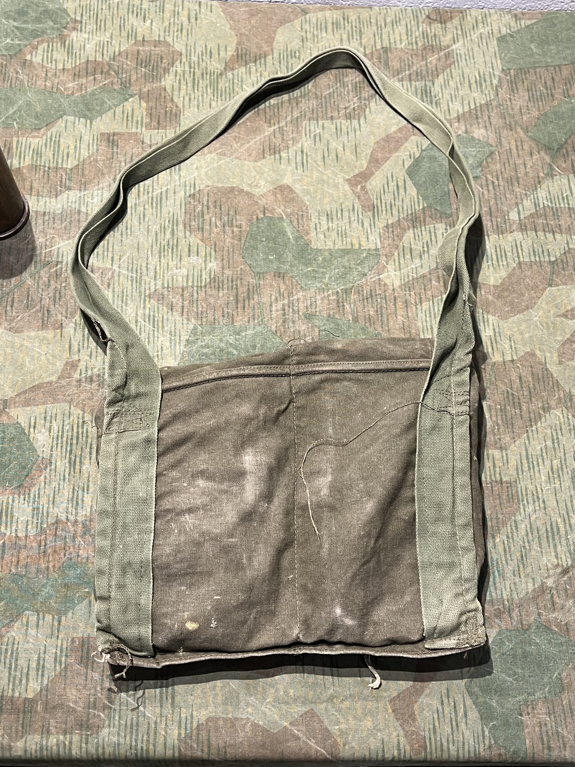Original U.S. Vietnam War Era M68 Claymore Mine Training Kit with Canvas Carry Bag - Inert - Image 23