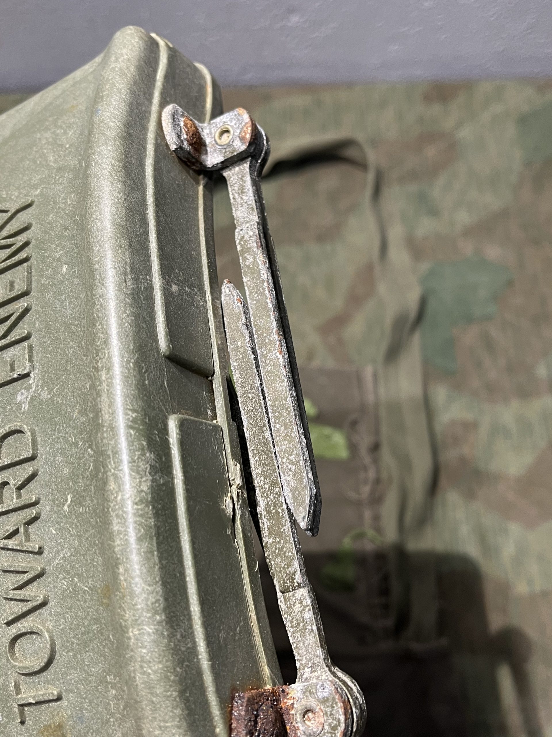 Original U.S. Vietnam War Era M68 Claymore Mine Training Kit with Canvas Carry Bag - Inert - Image 10