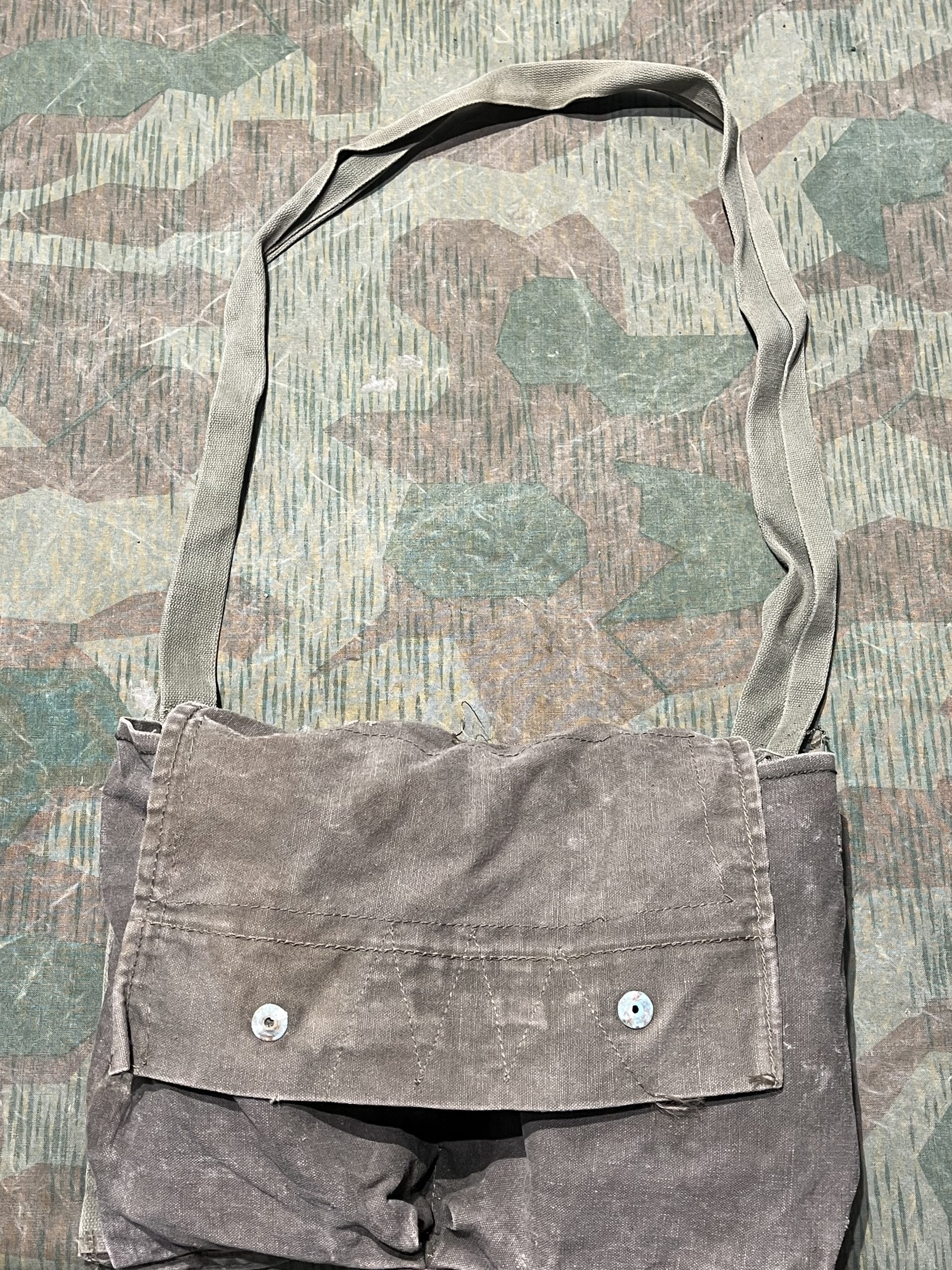 Original U.S. Vietnam War Era M68 Claymore Mine Training Kit with Canvas Carry Bag - Inert - Image 18