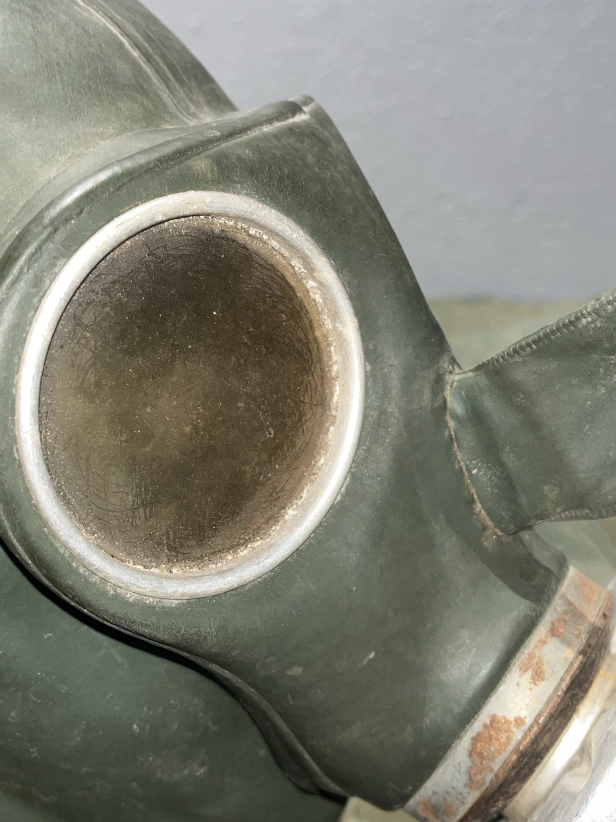 WW2 German Luftschutz VM37 Civil Gas Mask & Filter Marked w Canister - Image 6