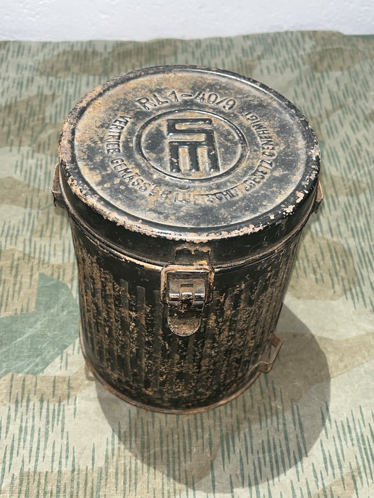 WW2 German Luftschutz VM37 Civil Gas Mask & Filter Marked w Canister - Image 14