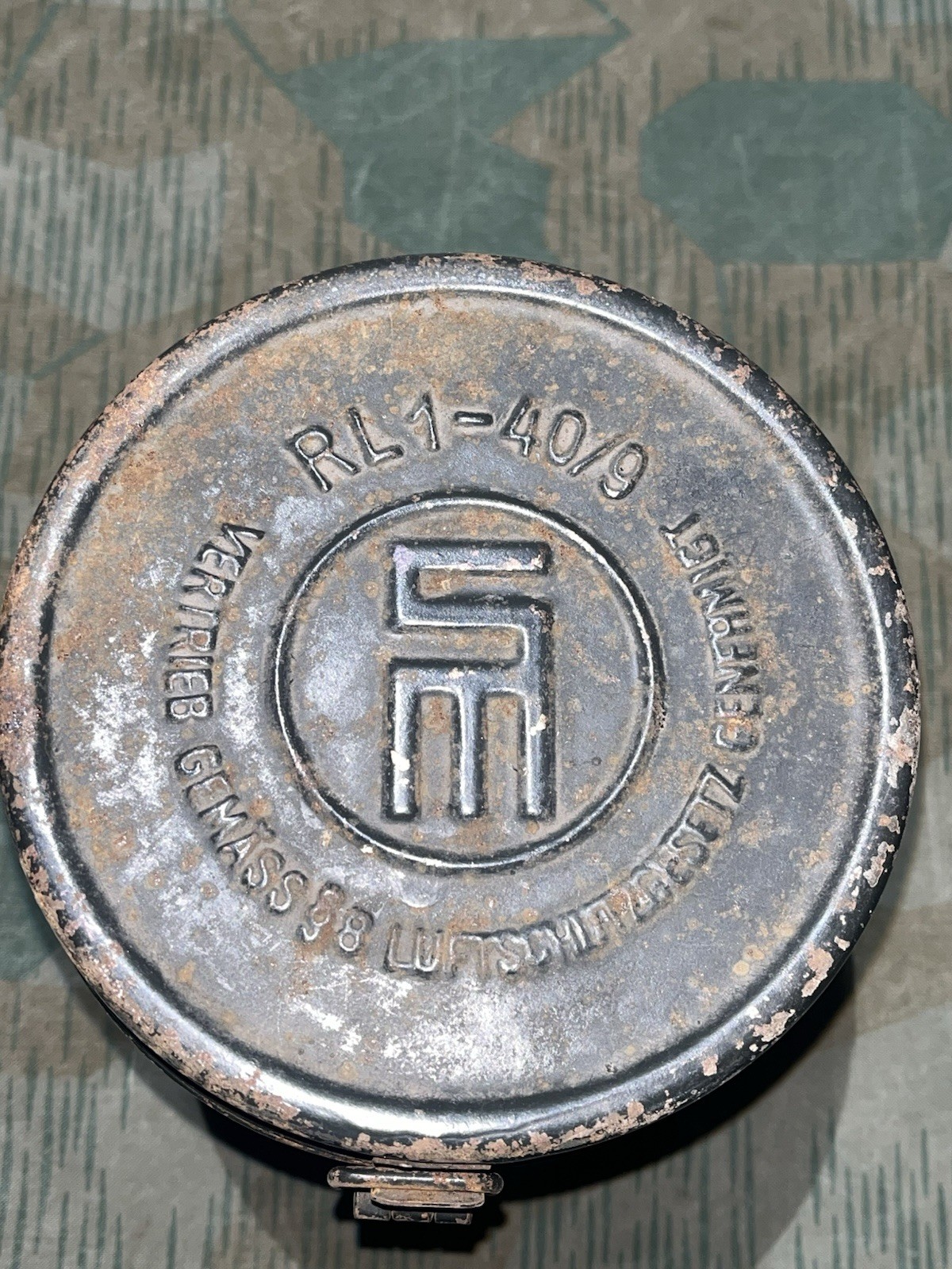WW2 German Luftschutz VM37 Civil Gas Mask & Filter Marked w Canister - Image 16
