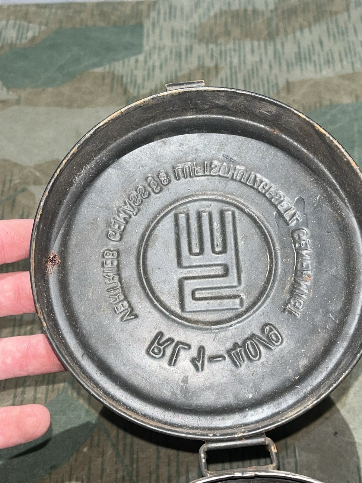 WW2 German Luftschutz VM37 Civil Gas Mask & Filter Marked w Canister - Image 24