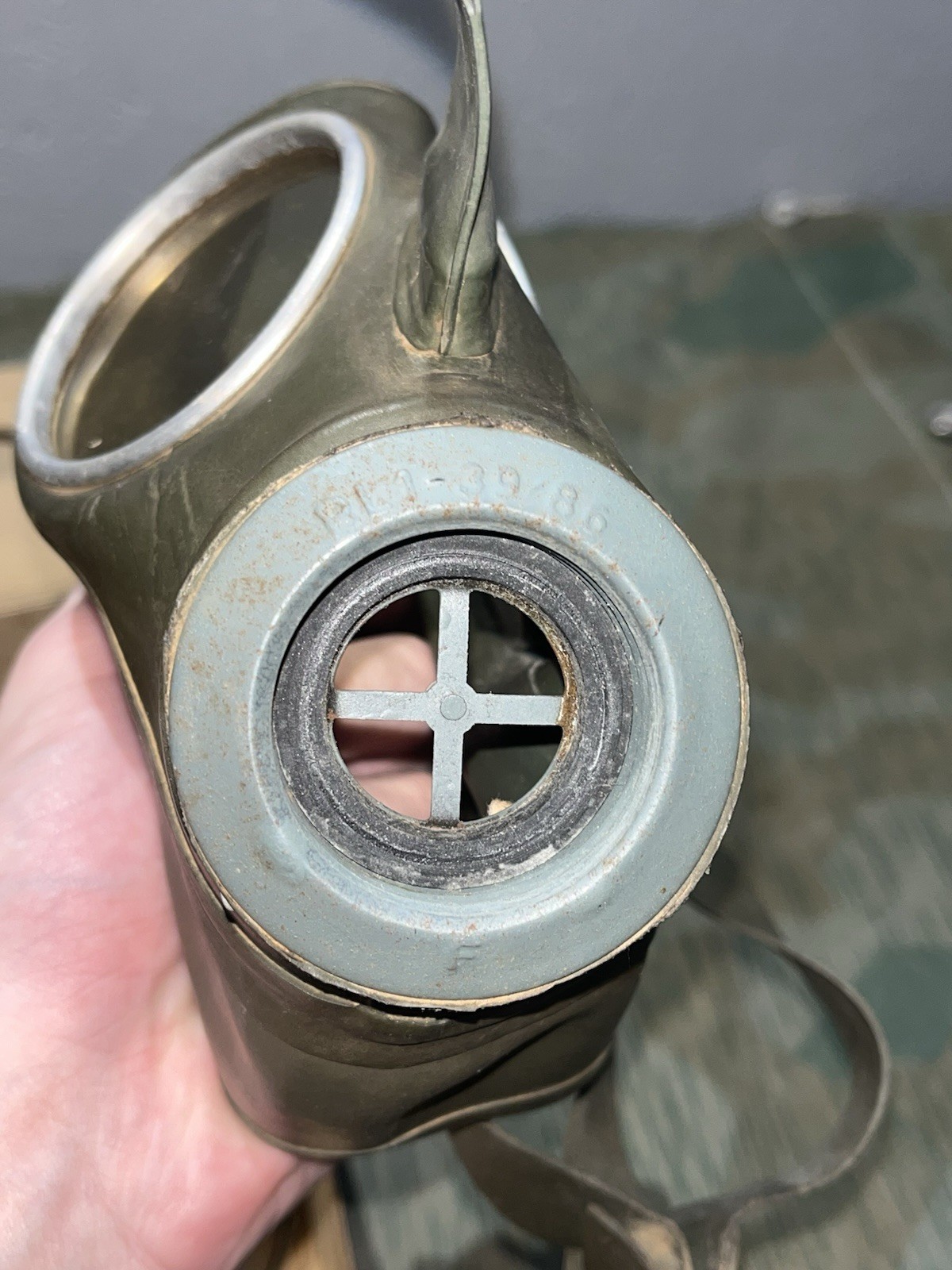 Original WW2 German Luftschutz VM40 Civil Gas Mask & Filter Waffen Marked in Storage Box - Image 8