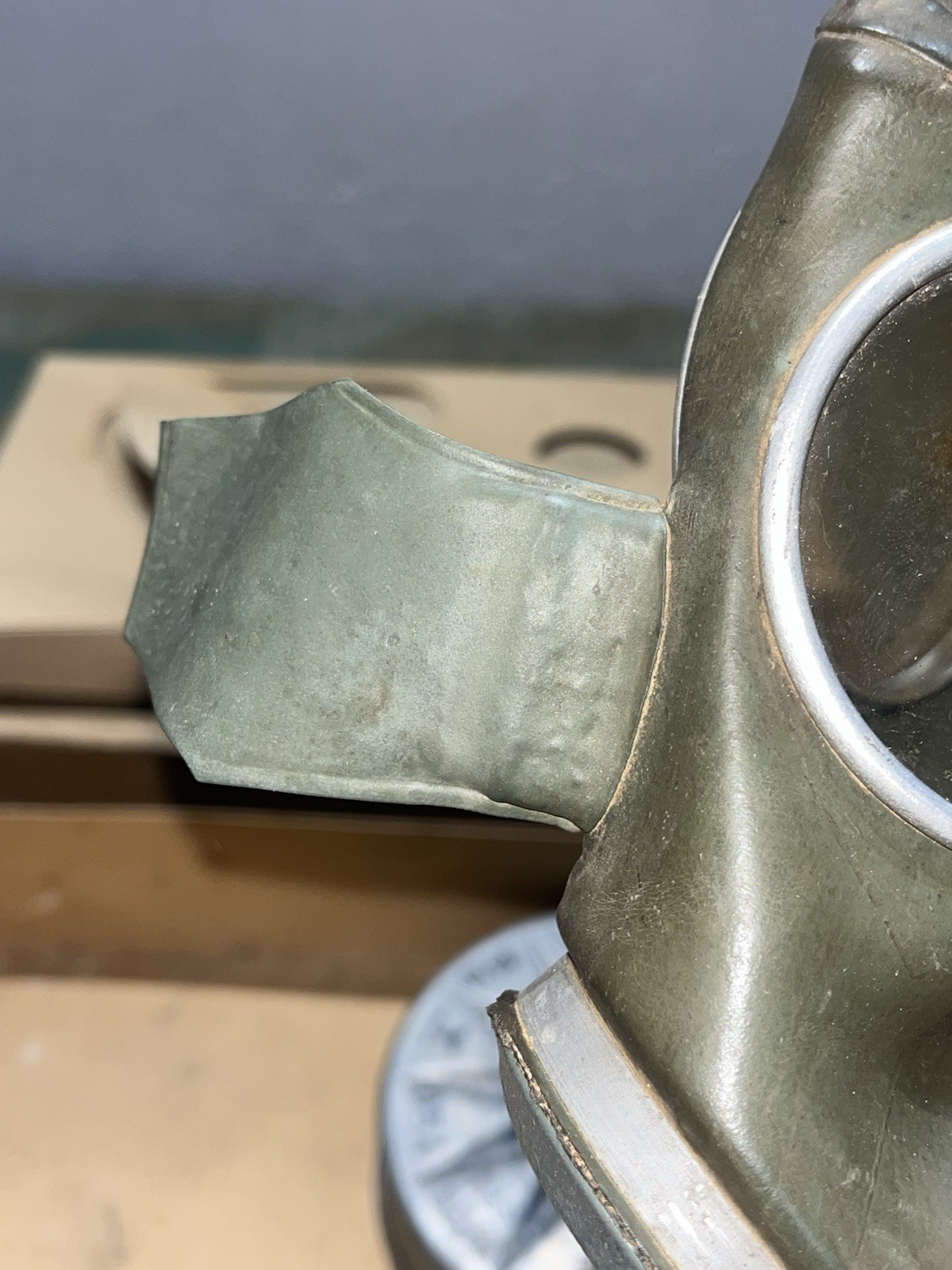 Original WW2 German Luftschutz VM40 Civil Gas Mask & Filter Waffen Marked in Storage Box - Image 10