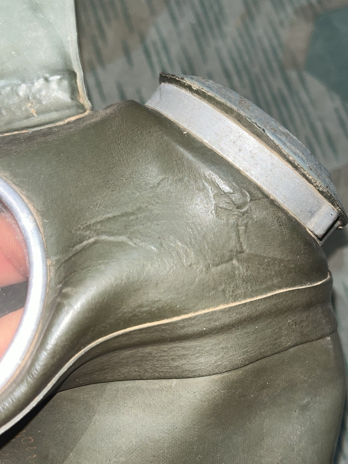 Original WW2 German Luftschutz VM40 Civil Gas Mask & Filter Waffen Marked in Storage Box - Image 13