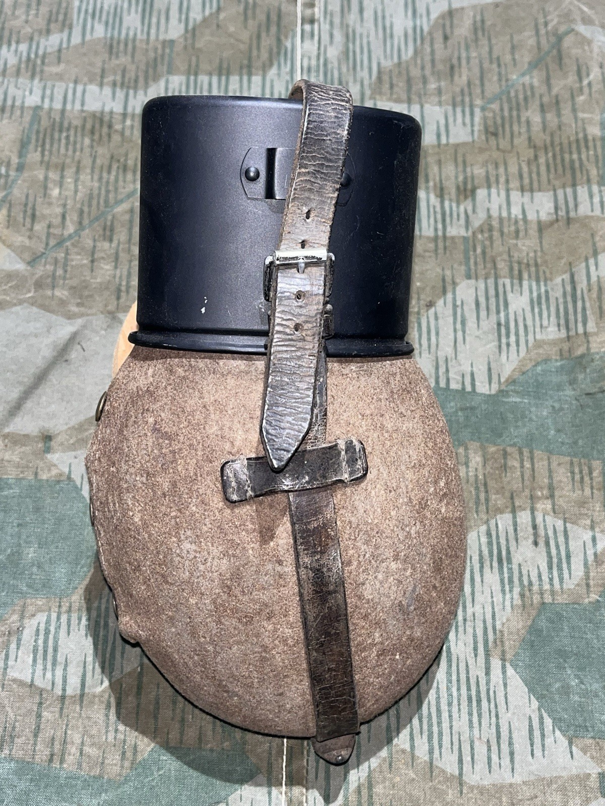 original WW2 German Uniform M31 Canteen & Cup Marked TSR 40