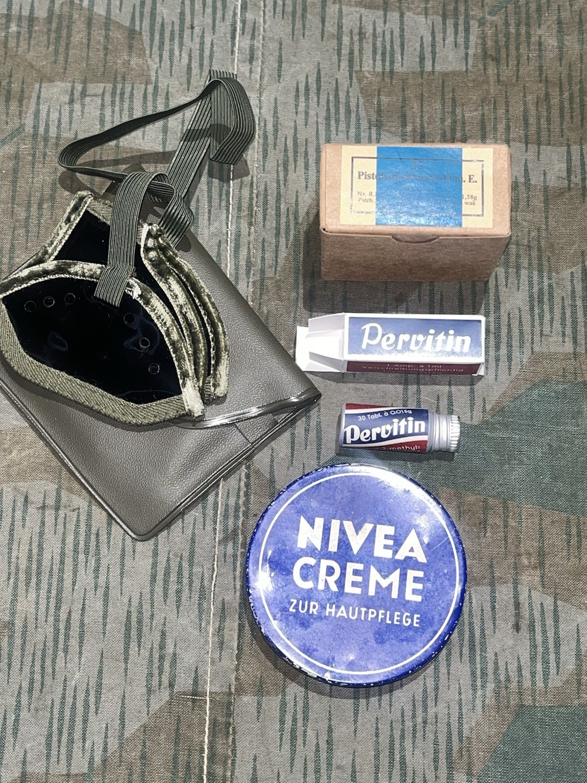 Reproduction WW2 German Pervitin, Nivea Creme, Dust Goggles & Pistolen Patronen 43 Empty Container