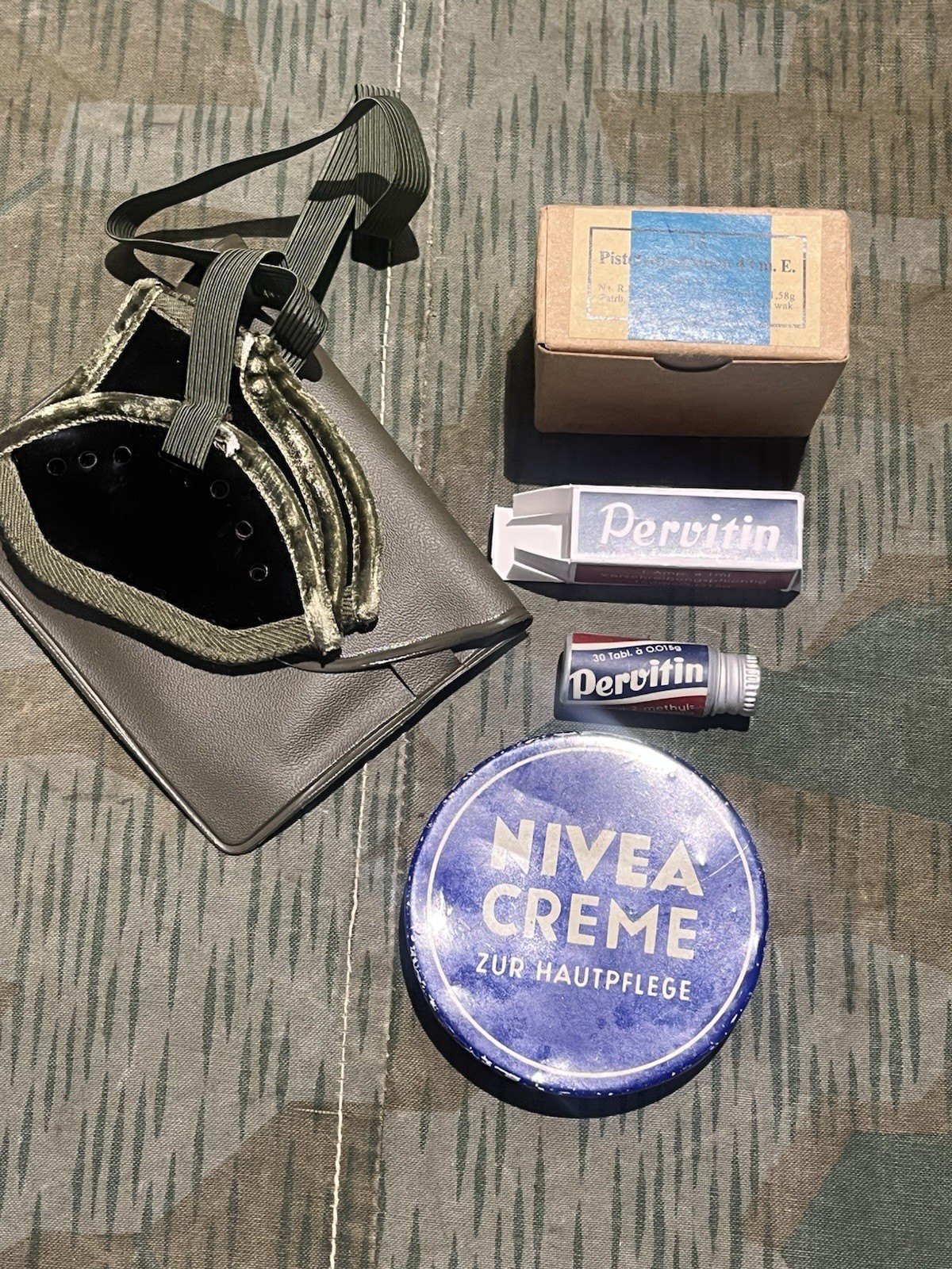 Reproduction WW2 German Pervitin, Nivea Creme, Dust Goggles & Pistolen Patronen 43 Empty Container - Image 2