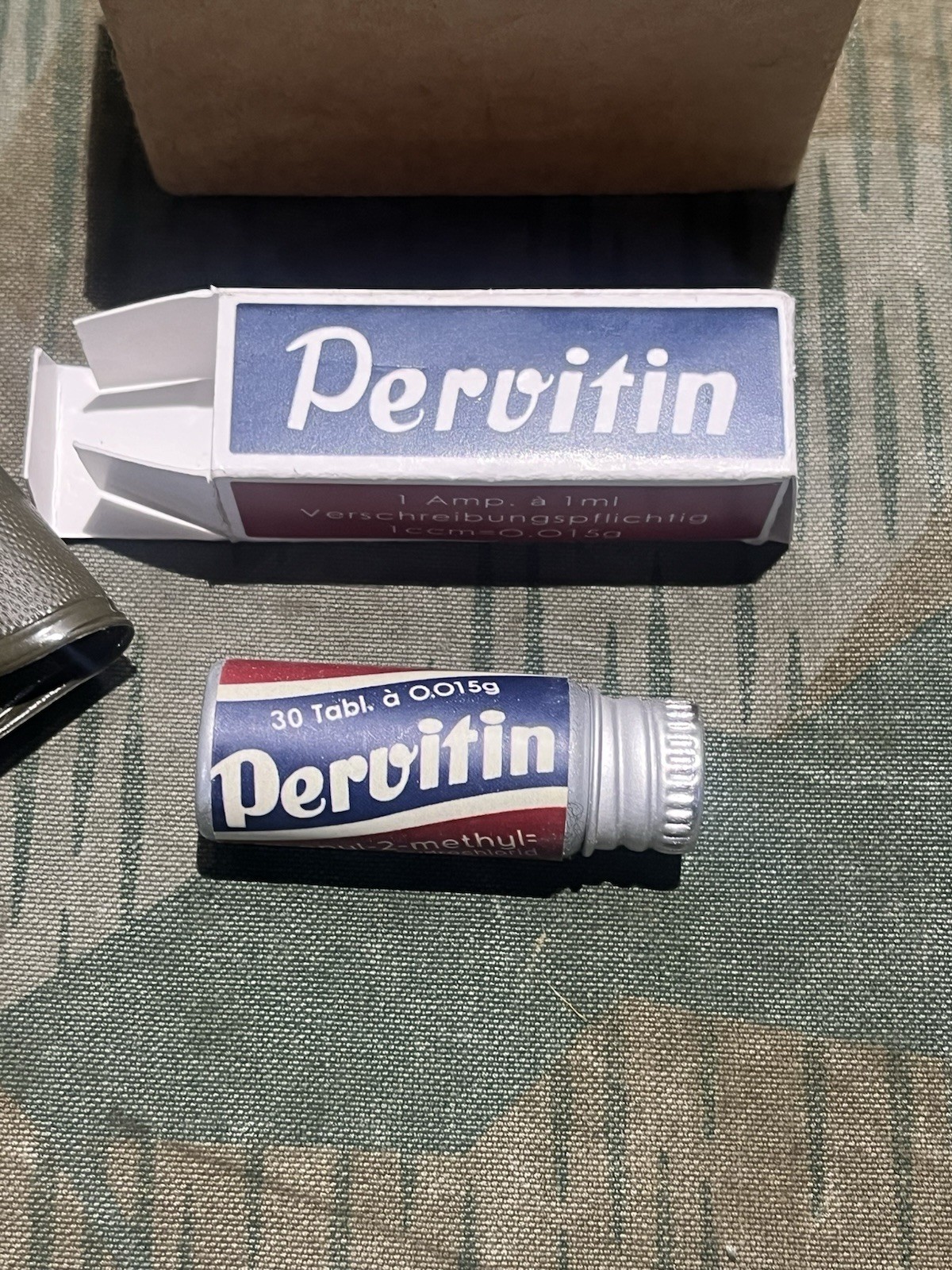 Reproduction WW2 German Pervitin, Nivea Creme, Dust Goggles & Pistolen Patronen 43 Empty Container - Image 7