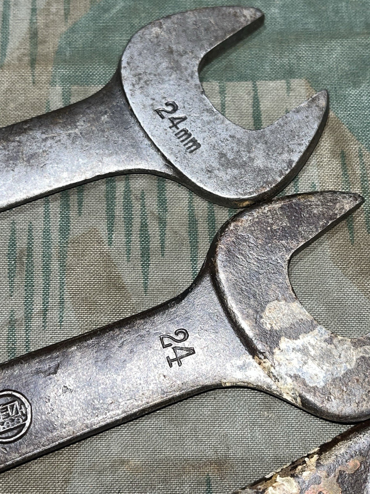 Original WW2 German Pioneer Tools / Wrenches Marked VBW 39 Chrom-Vanadium - Image 4