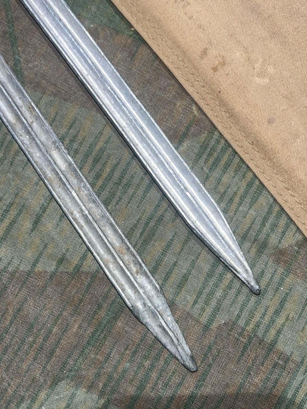 Original WW1 / WW2 German Uniform Zeltbahn 3x Tent Poles, 2x Stakes, & Case Dated 1915/16 - Image 5