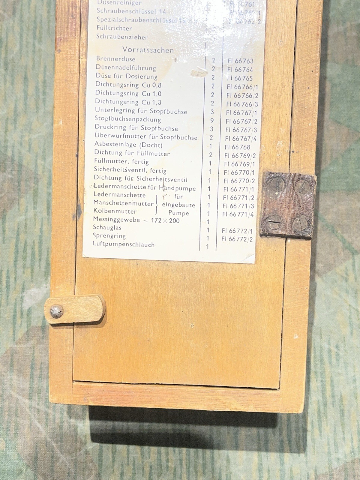 Original WW2 German Luftwaffe Warmhaltebrenner mit Zubehör Spare Parts Box - Image 4