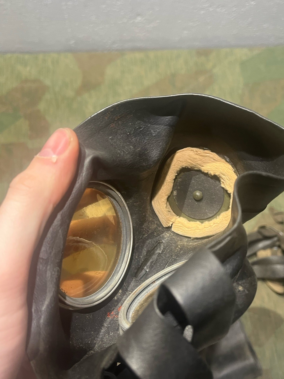 WW2 German Luftschutz VM40 Civil Gas Mask and Filter Marked Good Cond. 1x Only - Image 10