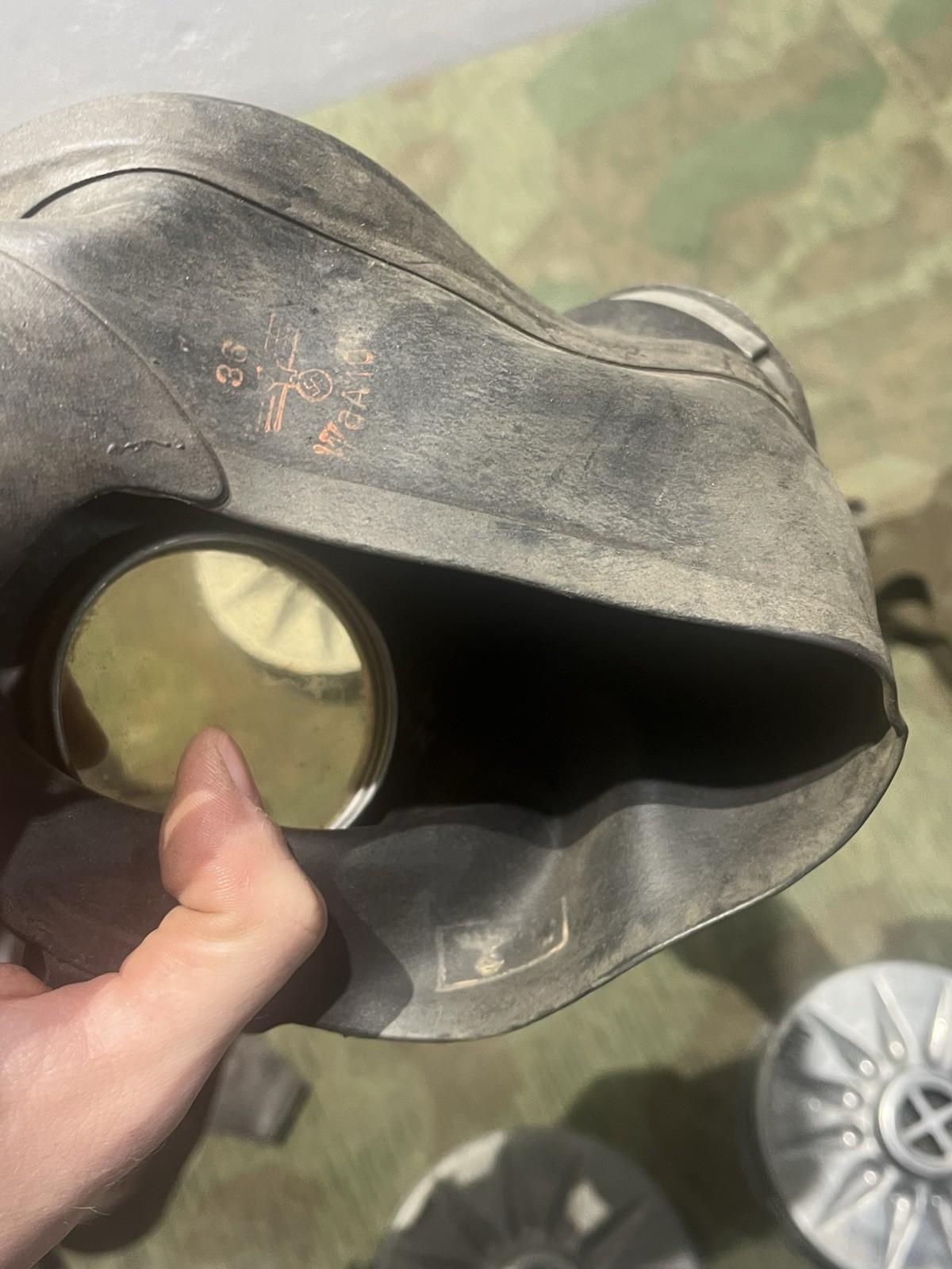 WW2 German Luftschutz VM40 Civil Gas Mask and Filter Marked Good Cond. 1x Only - Image 15