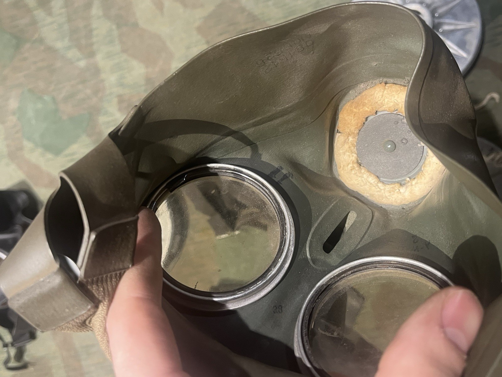 WW2 German Luftschutz VM40 Civil Gas Mask and Filter Marked Good Cond. 1x Only - Image 17