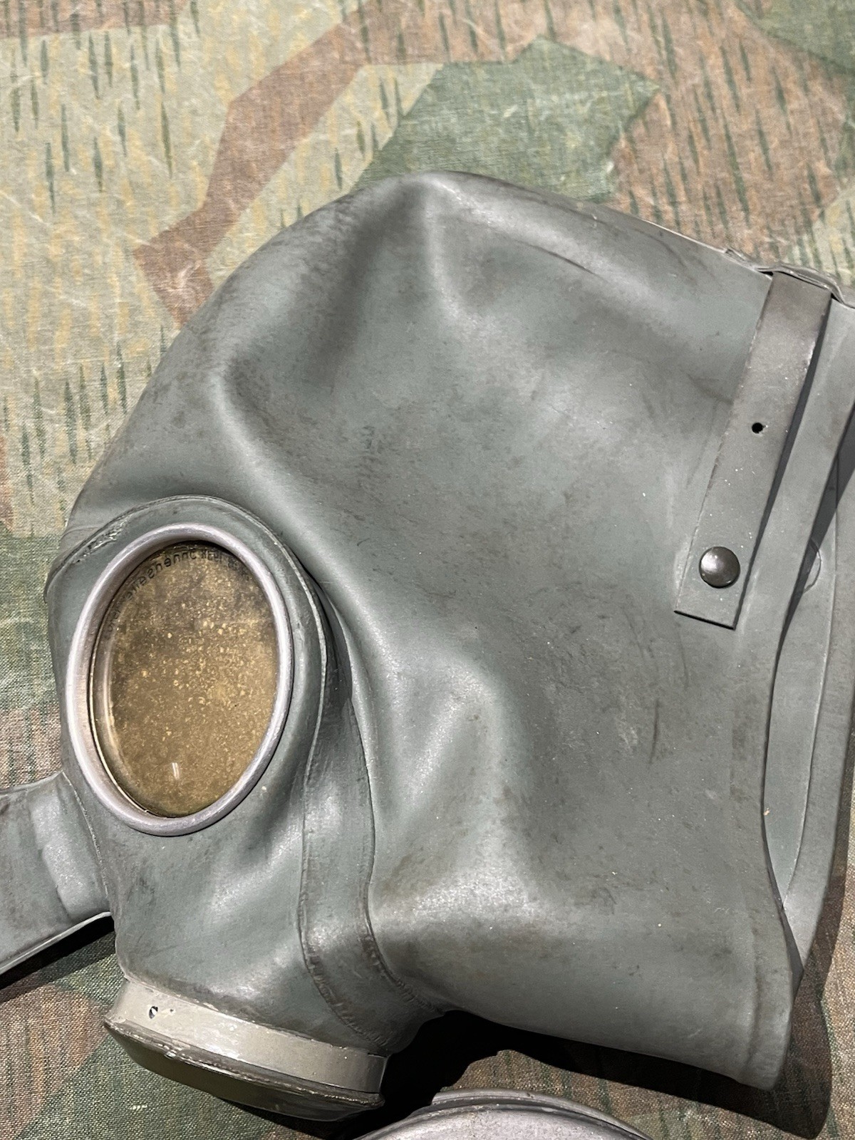 Original WW2 German Luftschutz VM37 Civil Gas Mask and Filter Waffen Marked Very Good Cond. 1x Only - Image 13