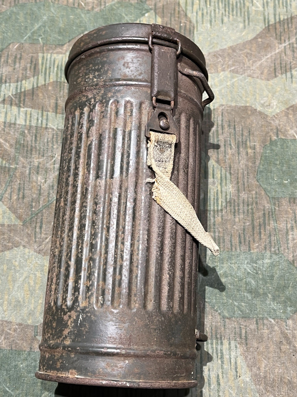 Original WW2 German GM38 Gas Mask, Filter, & Canister Marked AGO 1943 - Image 14