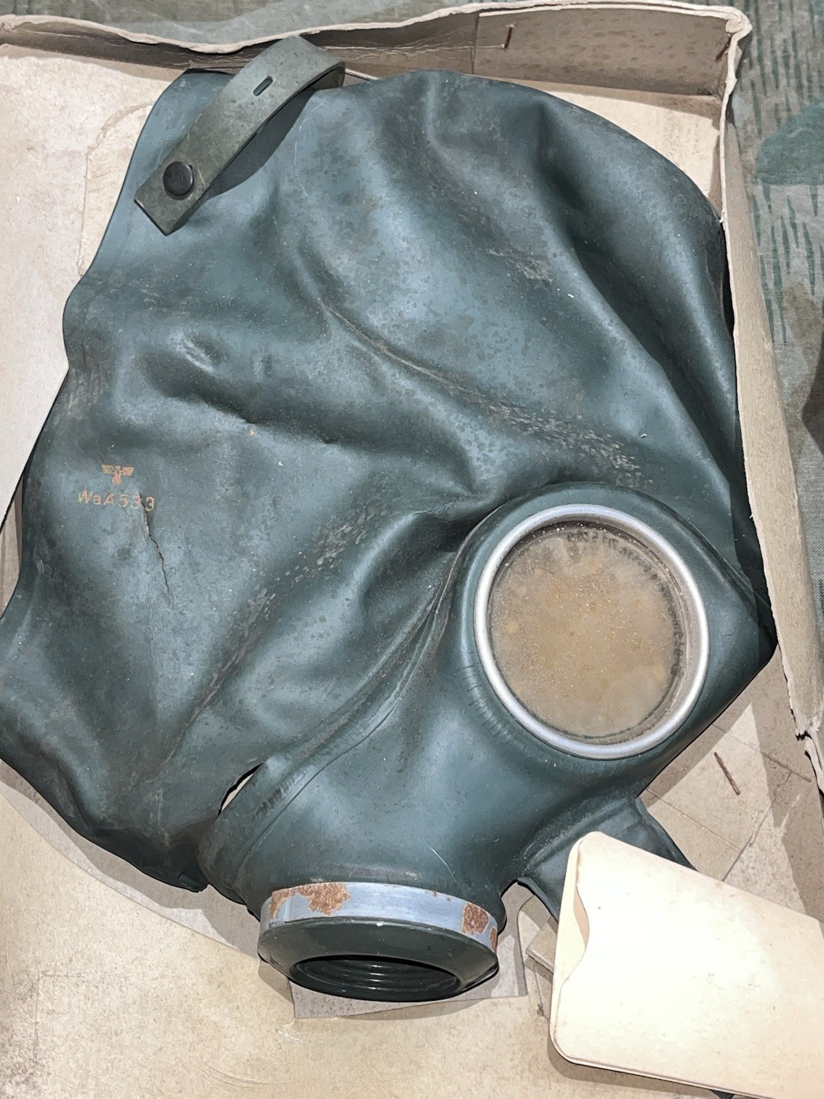 Original WW2 German Luftschutz VM37 Civil Gas Mask & Filter Waffen Marked in Box - Image 2