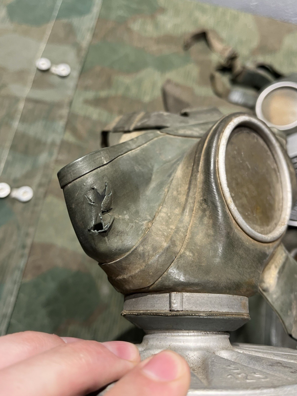 Original WW2 German Luftschutz VM40 Civil Gas Mask and Filter Marked Okay Cond. 1x Only - Image 3