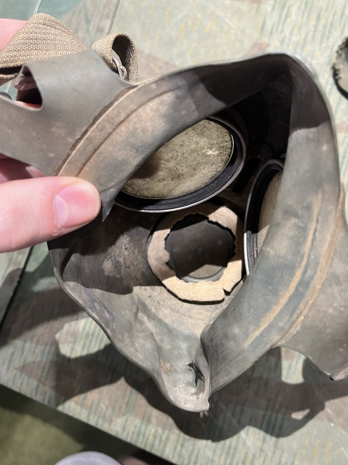 Original WW2 German Luftschutz VM40 Civil Gas Mask and Filter Marked Okay Cond. 1x Only - Image 6