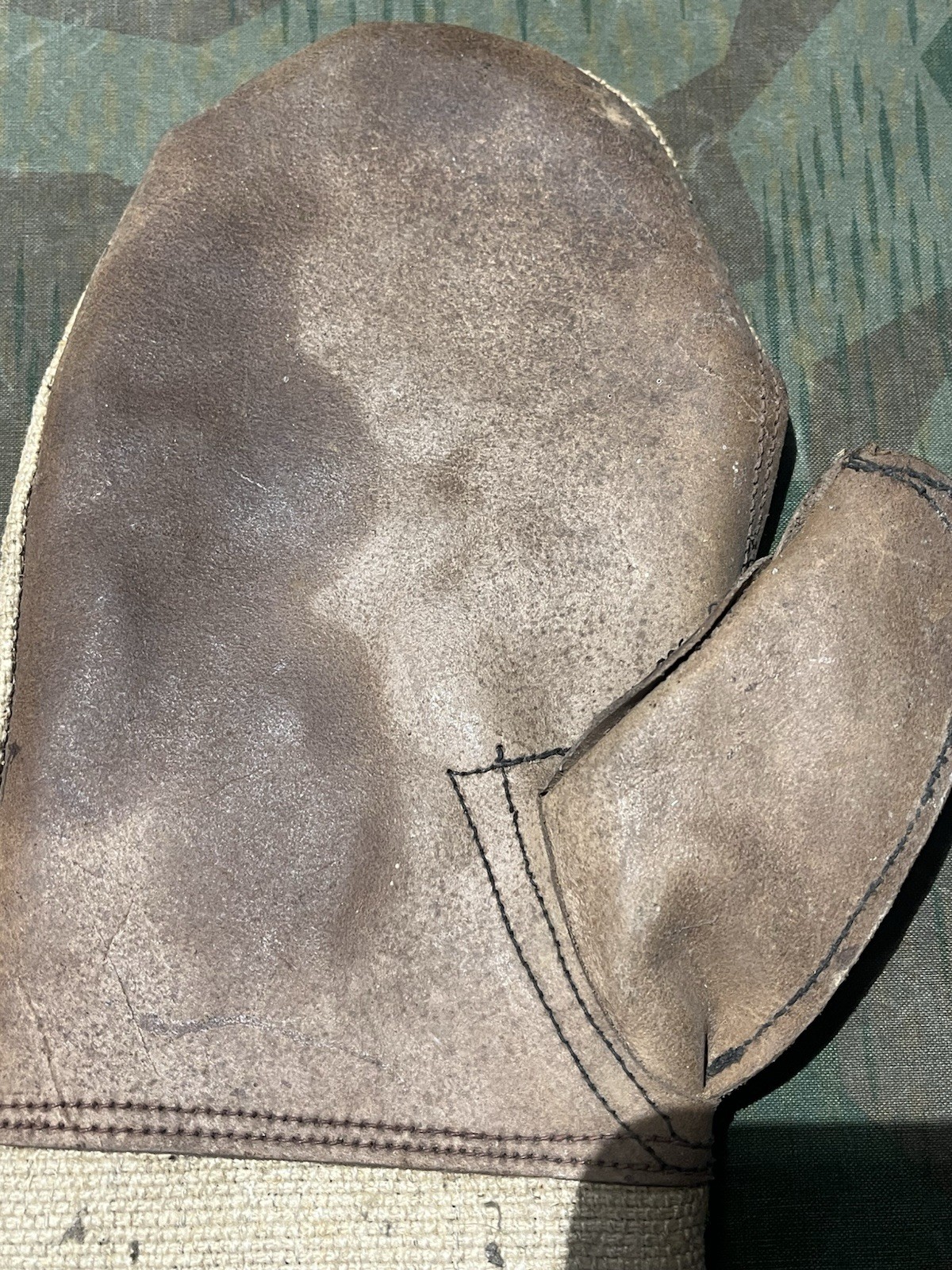 WW2 German Style / Post War FF33 Field Telephone Wire Pulling Leather Gloves - Image 4