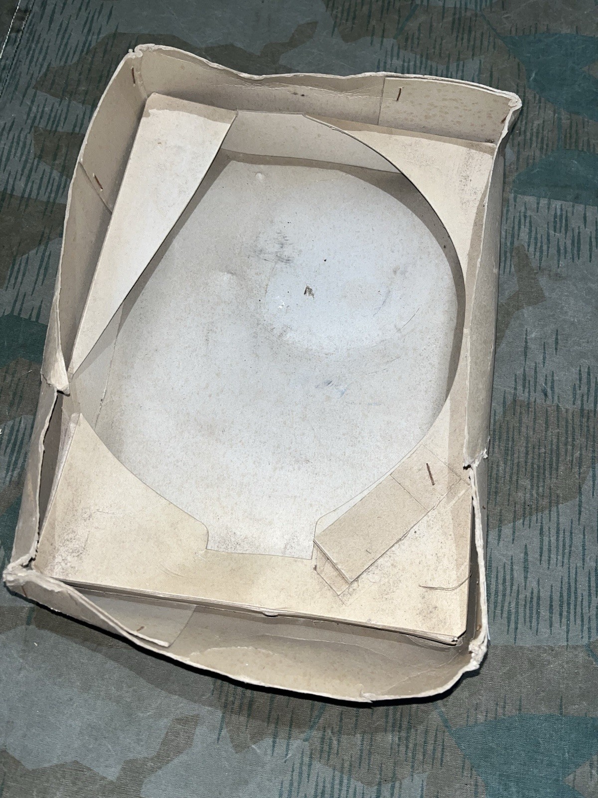 Original WW2 German Luftschutz VM37 Civil Gas Mask & Filter Waffen Marked in Box - Image 17