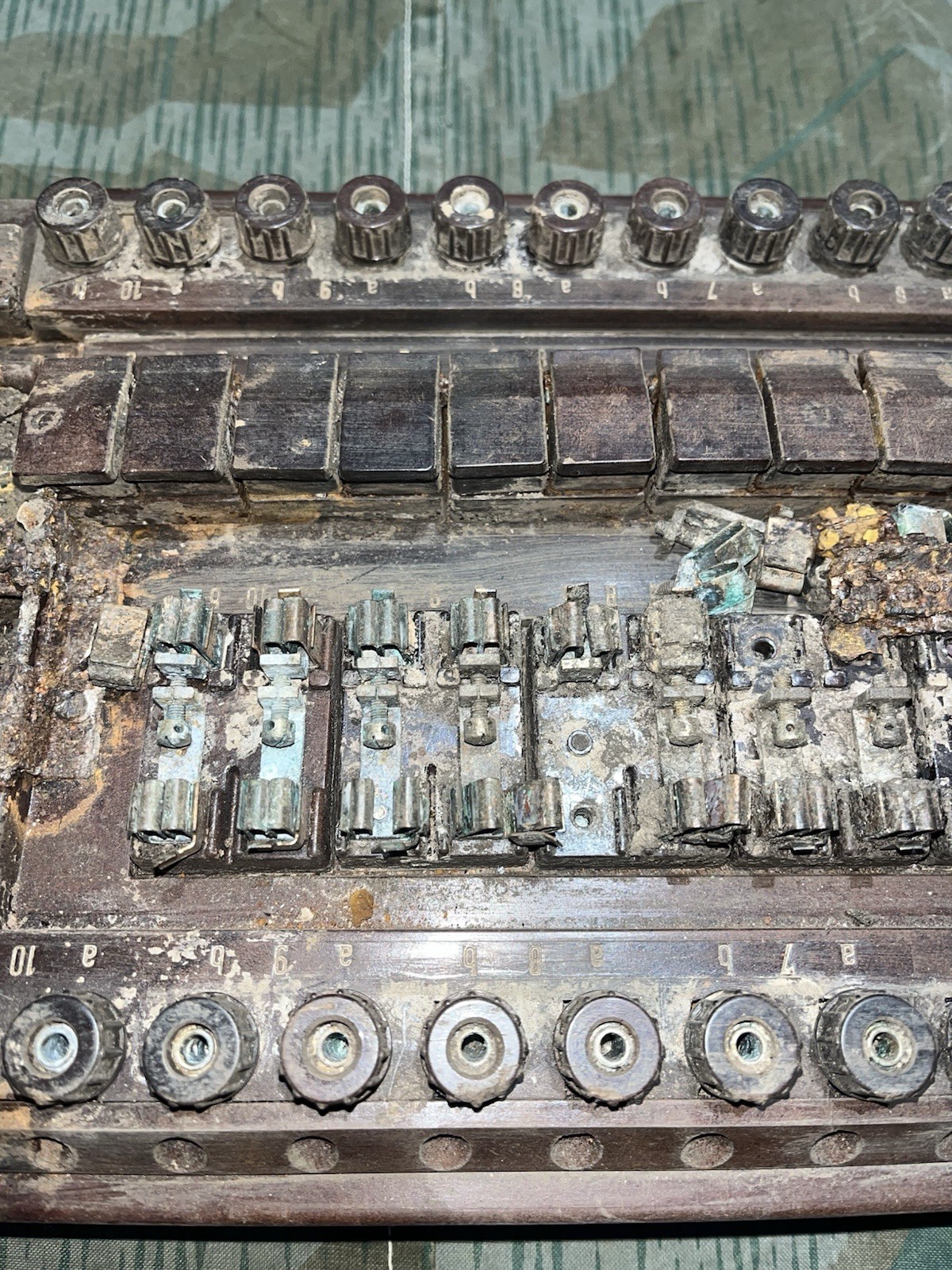 Original WW2 German Field Telephone / 10 Line Switchboard High Voltage Protection Board - Image 3