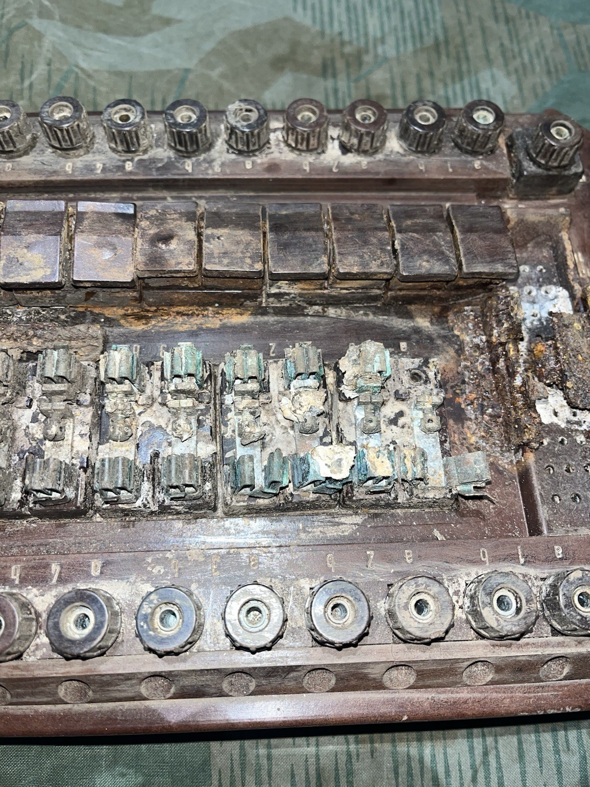 Original WW2 German Field Telephone / 10 Line Switchboard High Voltage Protection Board - Image 5
