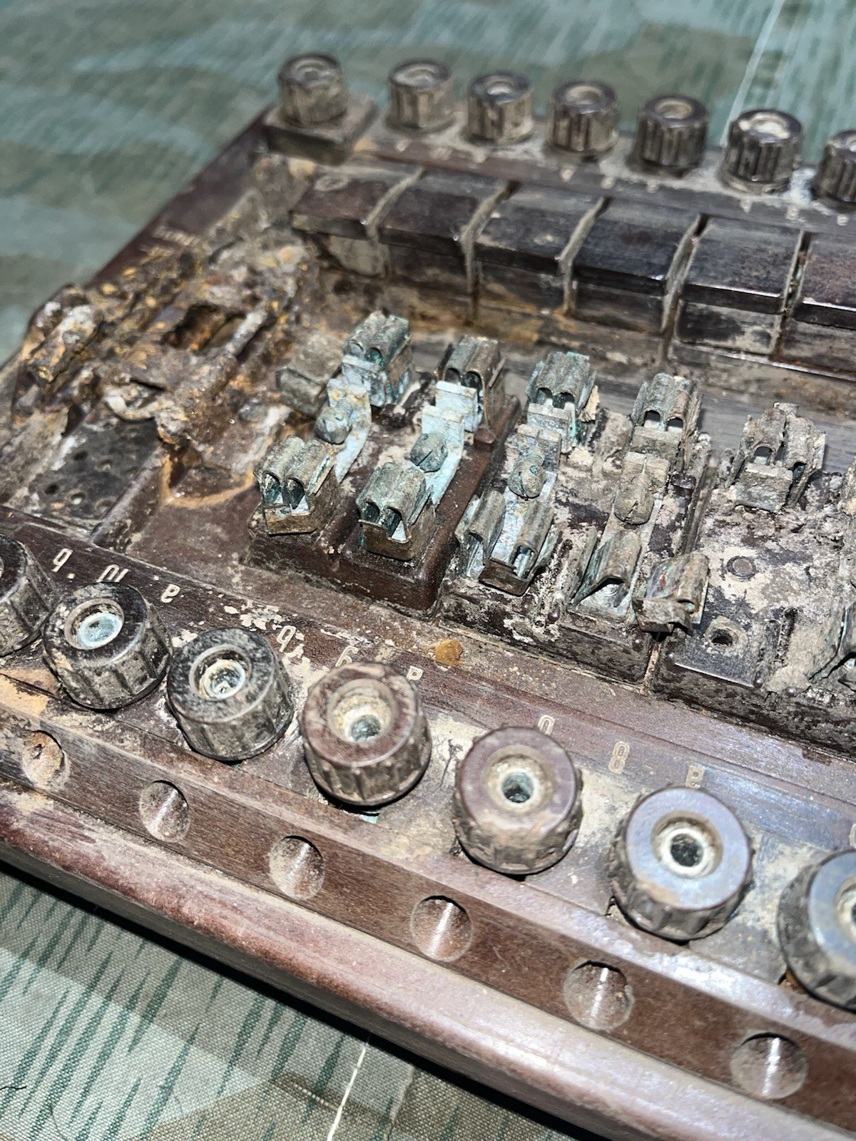 Original WW2 German Field Telephone / 10 Line Switchboard High Voltage Protection Board - Image 10
