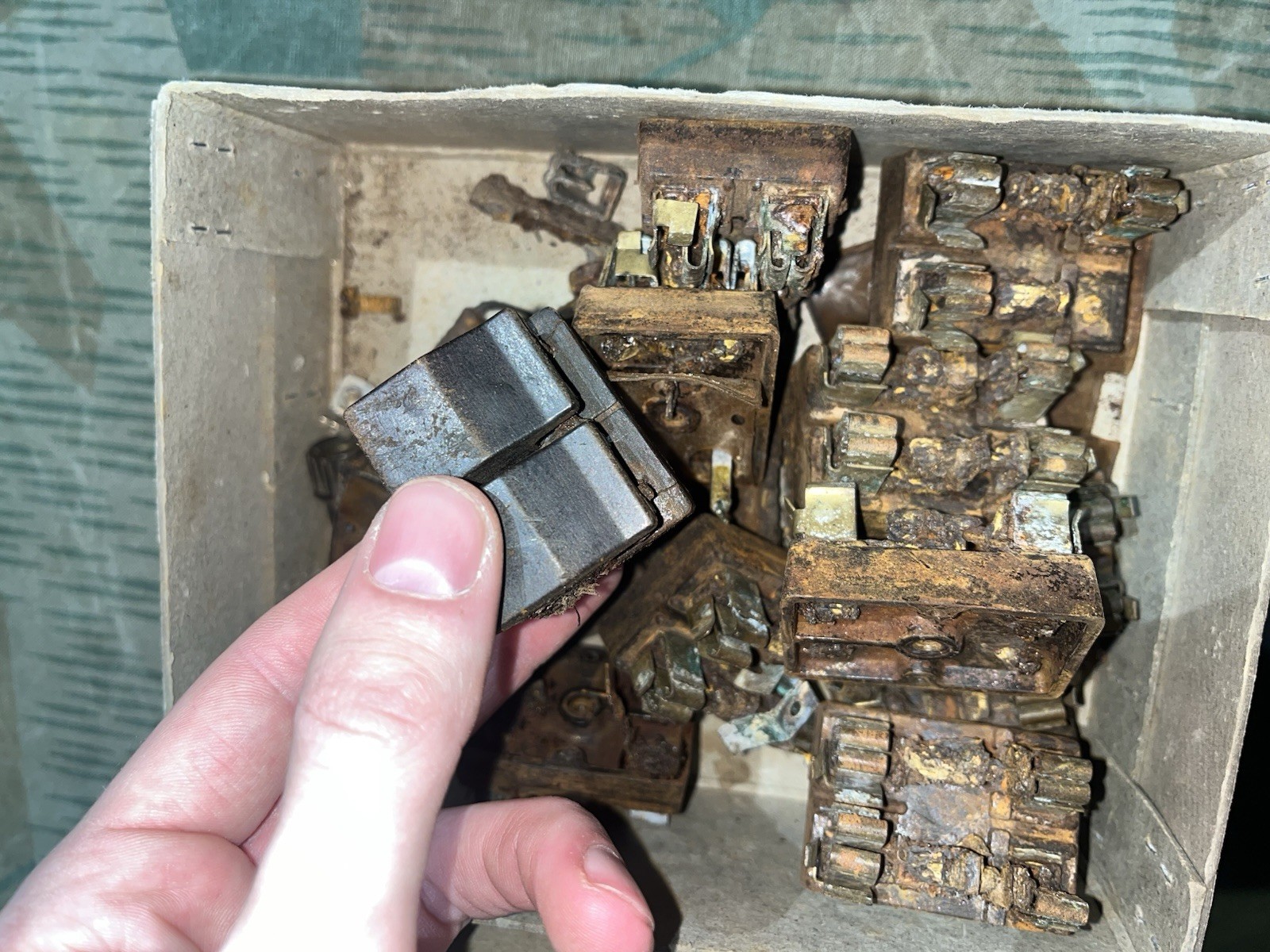 Original WW2 German Field Telephone / 10 Line Switchboard High Voltage Protection Board - Image 23