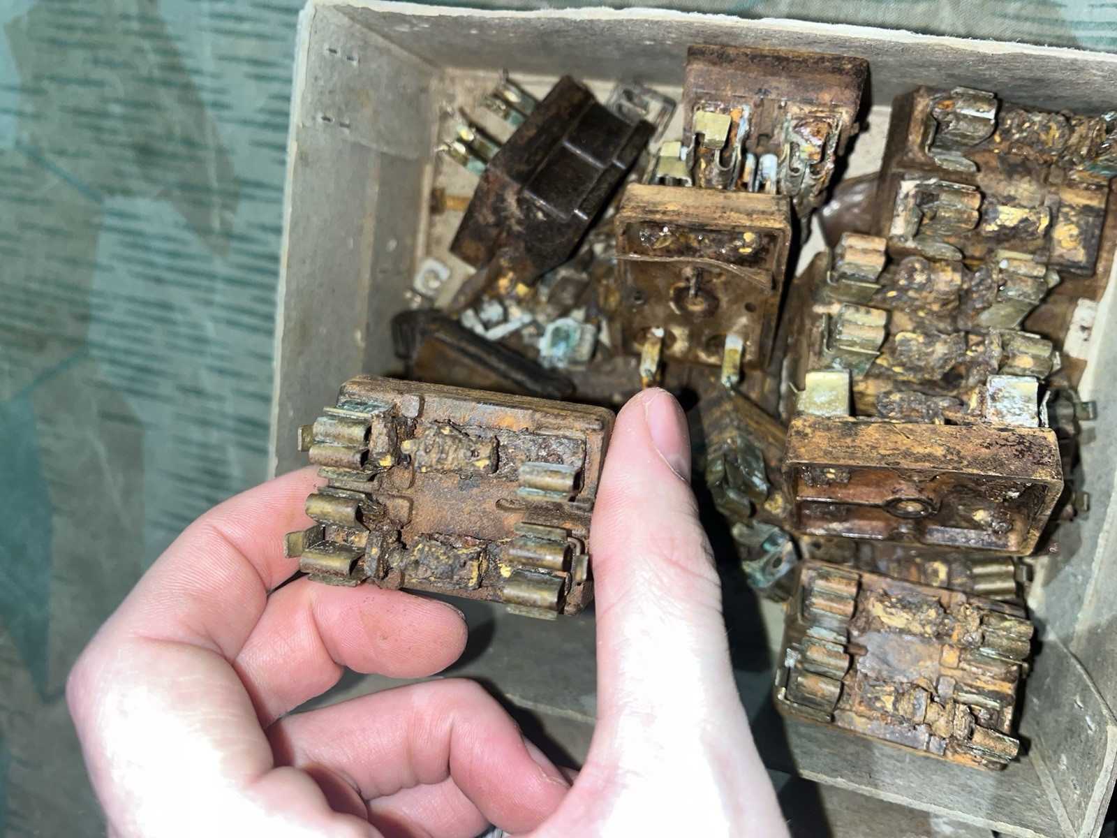 Original WW2 German Field Telephone / 10 Line Switchboard High Voltage Protection Board - Image 24