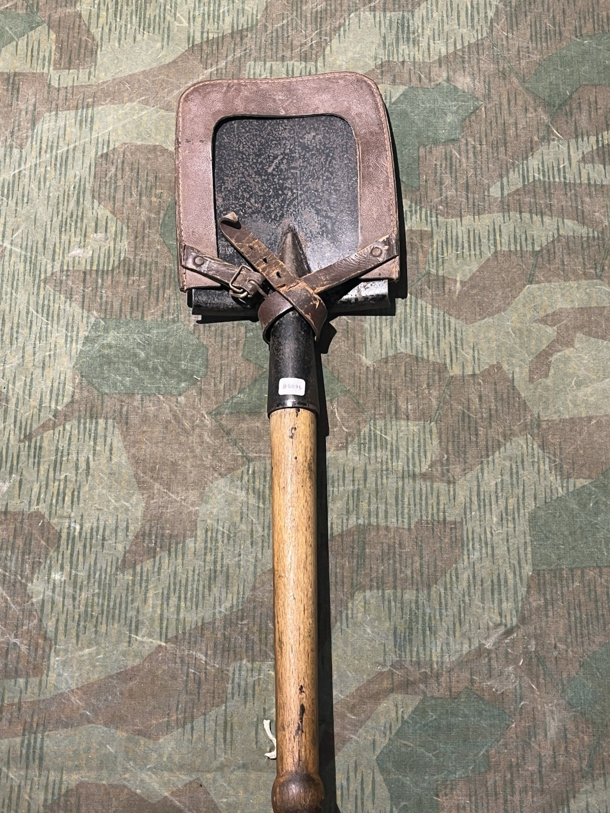 Post WW2 East German Uniform Shovel / Entrenching Tool w/ Leather Holder - Image 3