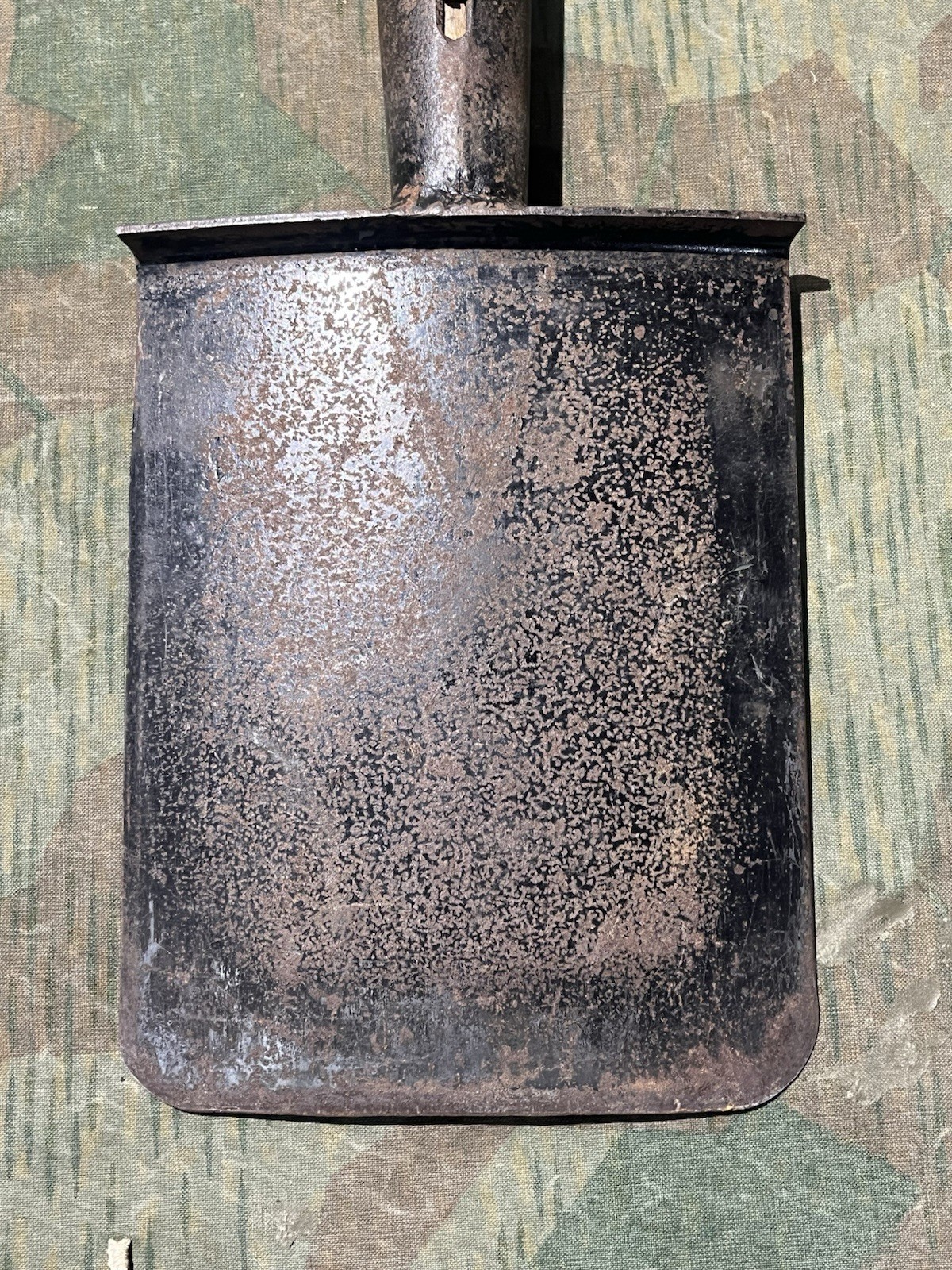 Post WW2 East German Uniform Shovel / Entrenching Tool w/ Leather Holder - Image 8
