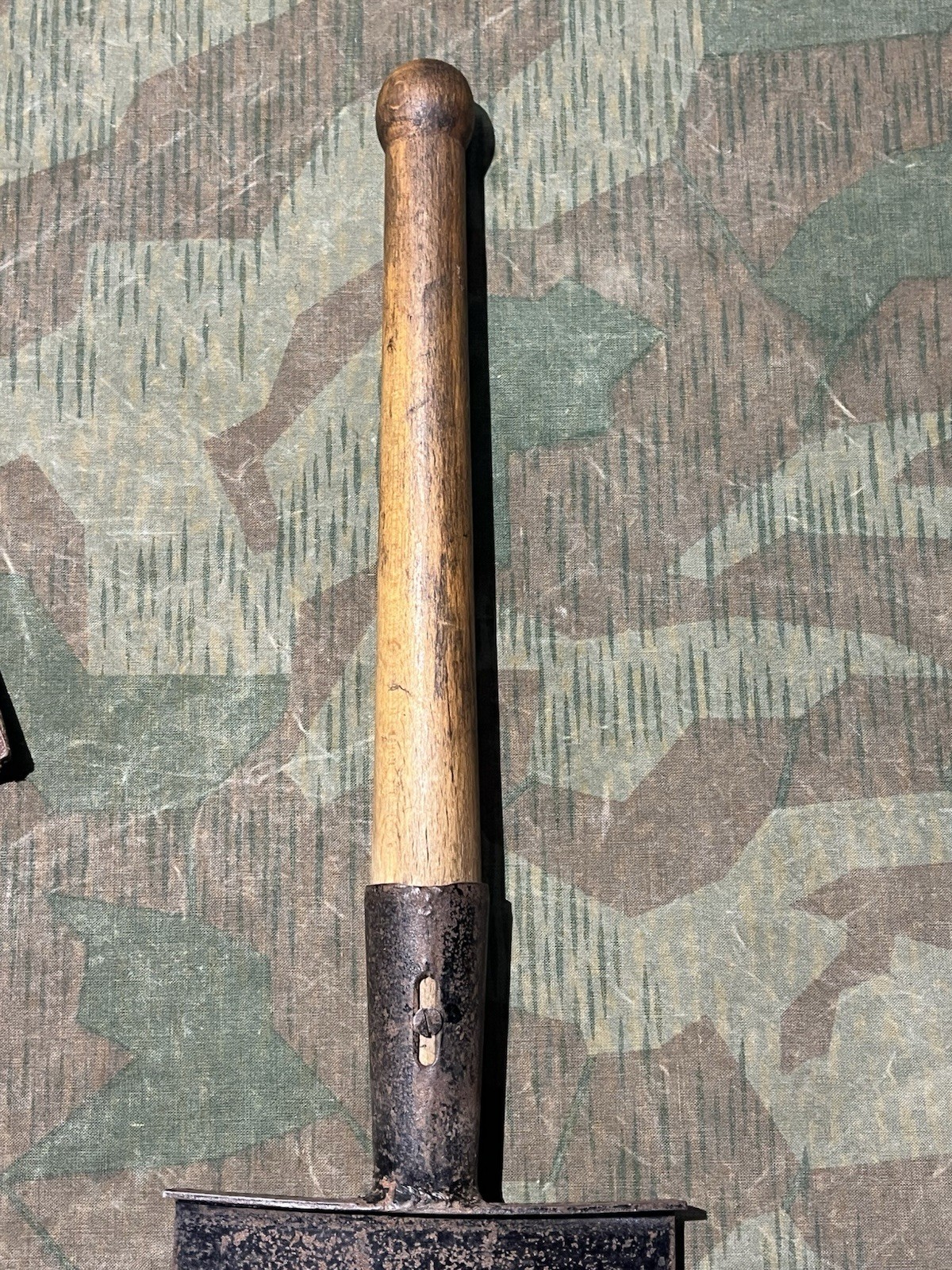 Post WW2 East German Uniform Shovel / Entrenching Tool w/ Leather Holder - Image 13