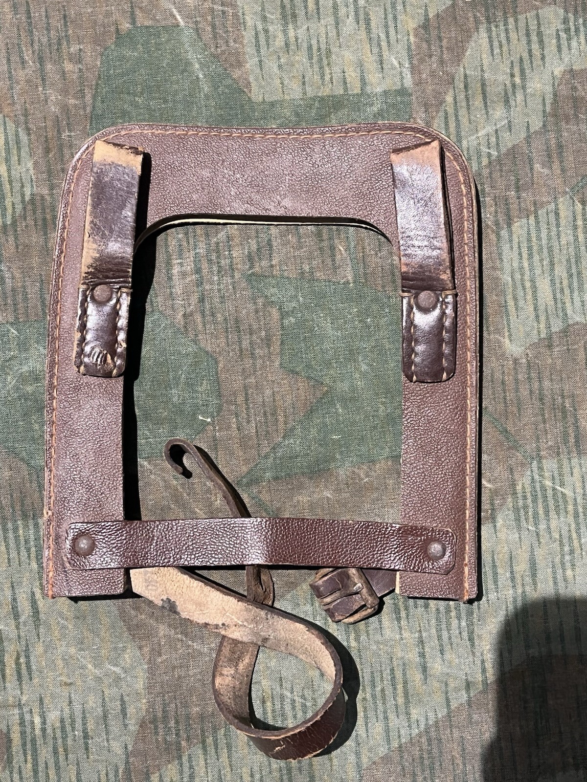 Post WW2 East German Uniform Shovel / Entrenching Tool w/ Leather Holder - Image 15